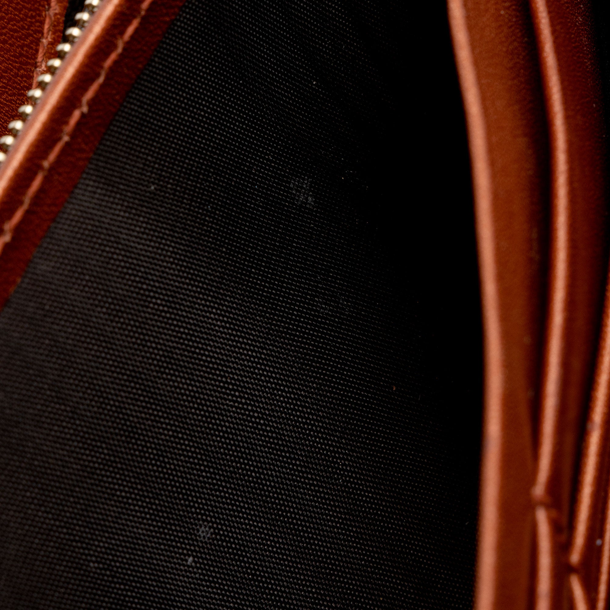 Gucci Metallic Patent Guccissima Leather Heart Logo Wallet (SHF-jwQhWg)