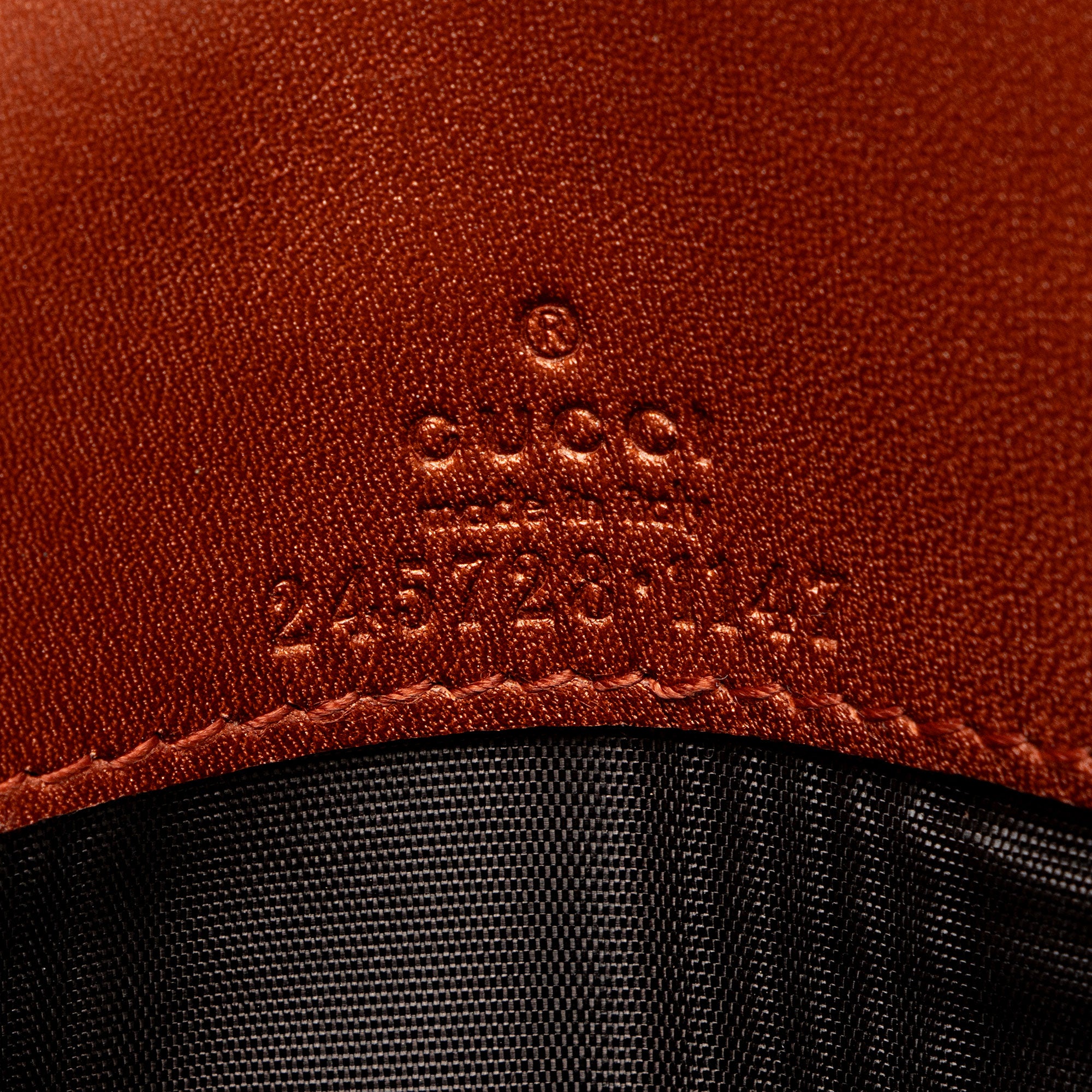 Gucci Metallic Patent Guccissima Leather Heart Logo Wallet (SHF-jwQhWg)