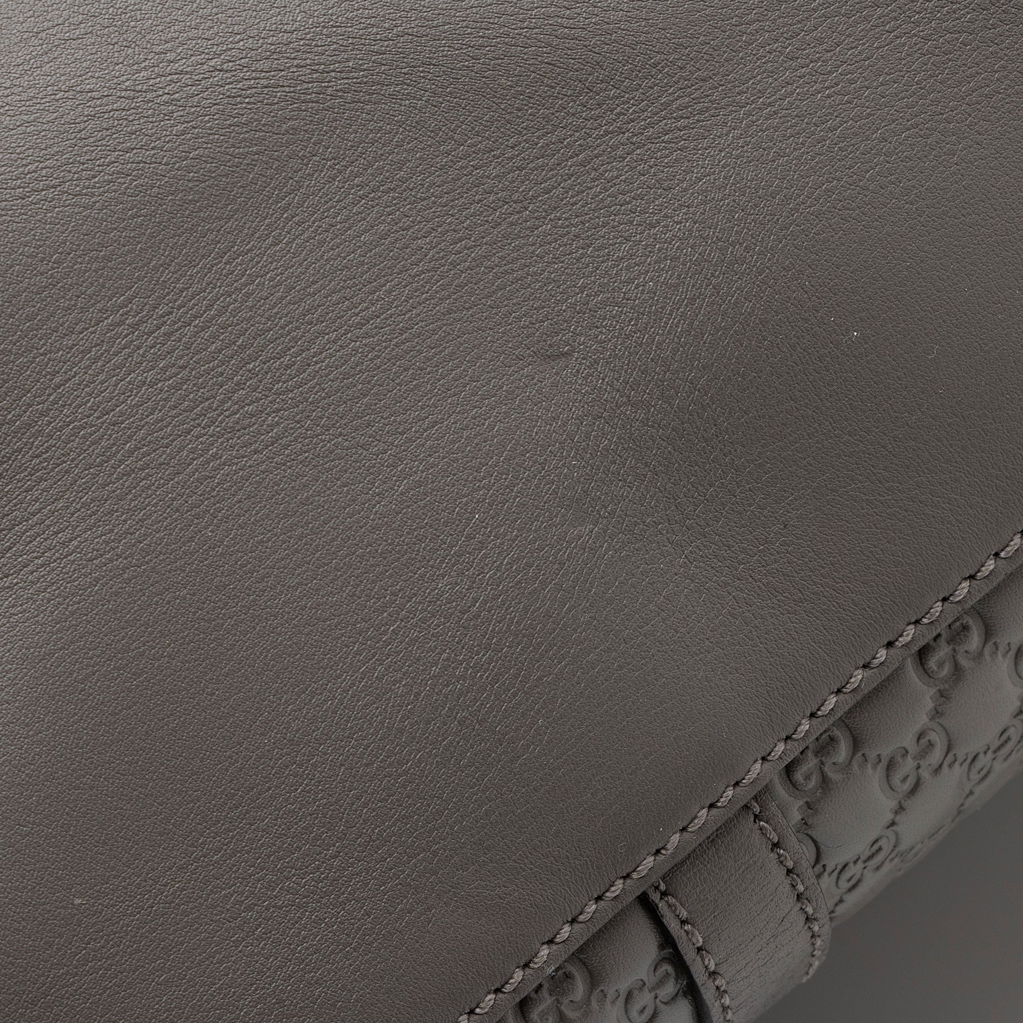 Gucci Microguccissima Leather Joy Small Zip Tote (SHF-KKh5Fm)