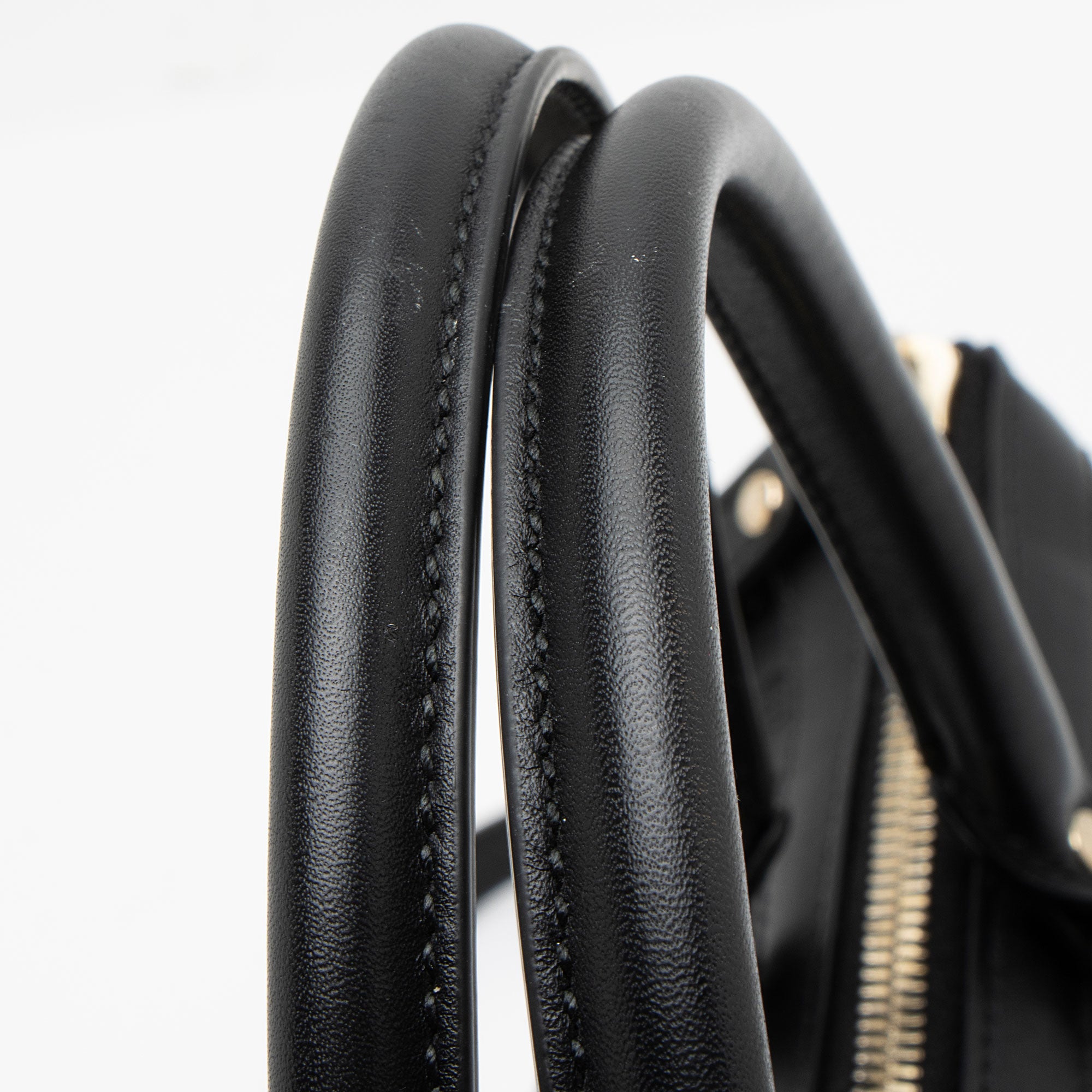 Gucci Microguccissima Leather Joy Small Zip Tote (SHF-EjECwm)