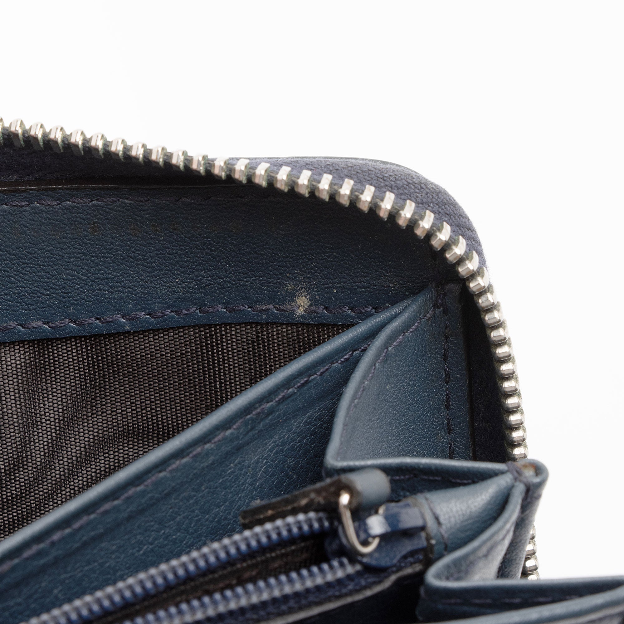 Gucci Microguccissima Leather Zip Around Large Organizer Wallet (SHF-YRyip2)