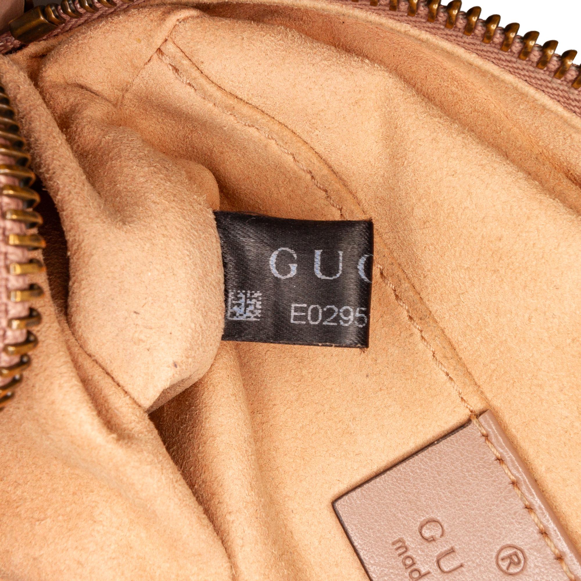 Gucci Mini GG Marmont Matelasse Crossbody (SHG-r1hvKf)