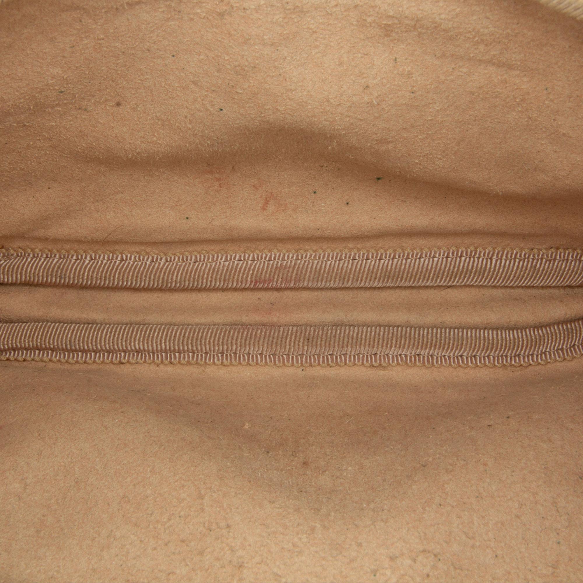 Gucci Mini GG Marmont Triple-Zip Crossbody Bag (SHG-dnjgun)