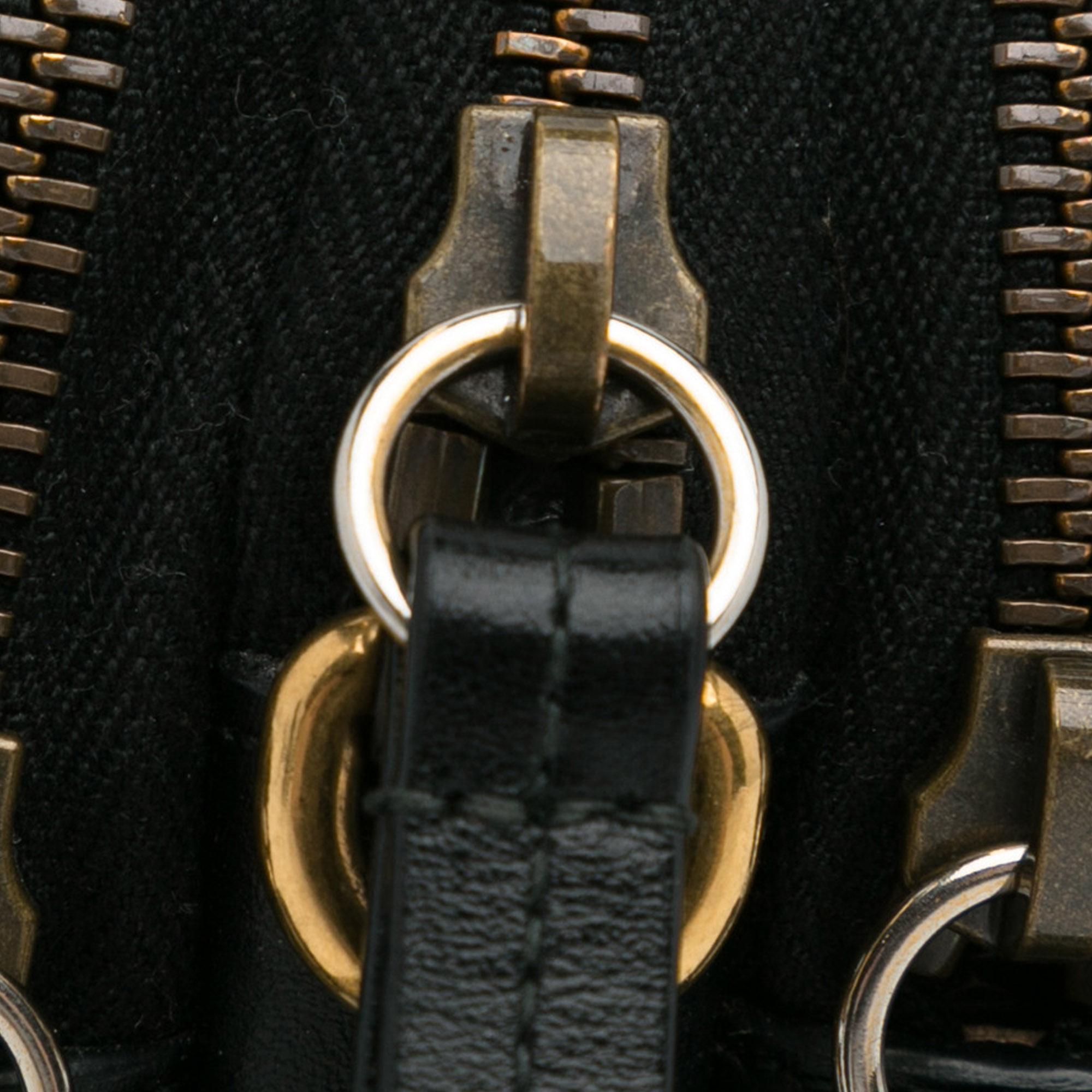 Gucci Mini GG Marmont Triple-Zip Crossbody Bag (SHG-dnjgun)