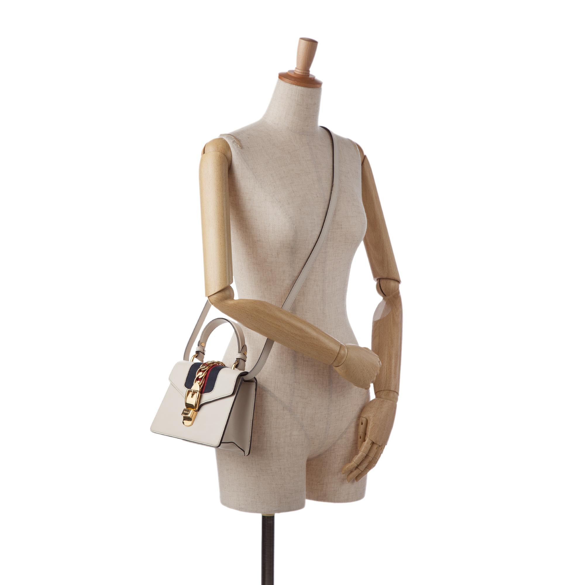 Gucci Mini Sylvie Satchel (SHG-fpc7UW)