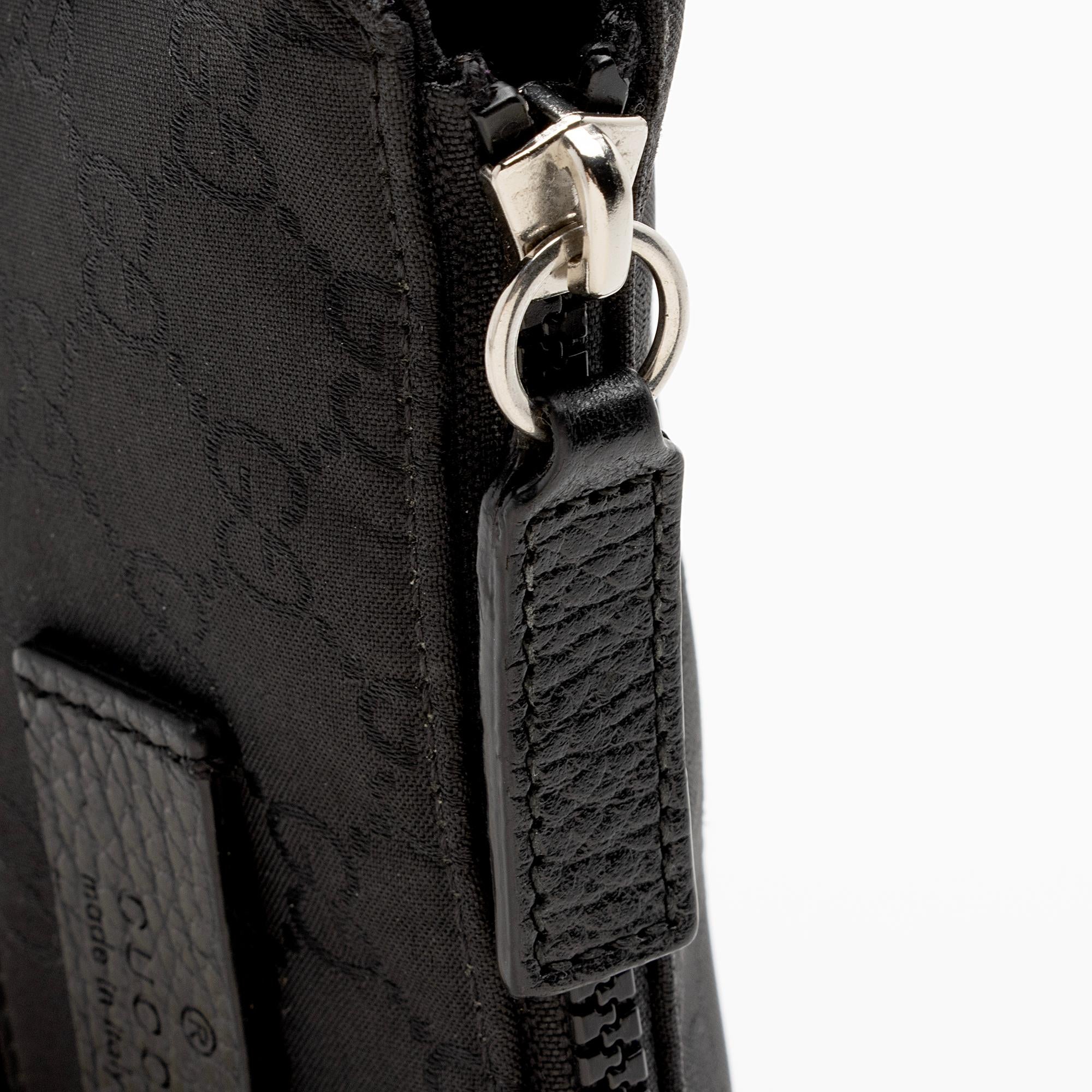 Gucci Nylon Monogram Small Flat Messenger Bag (SHF-uRak7p)