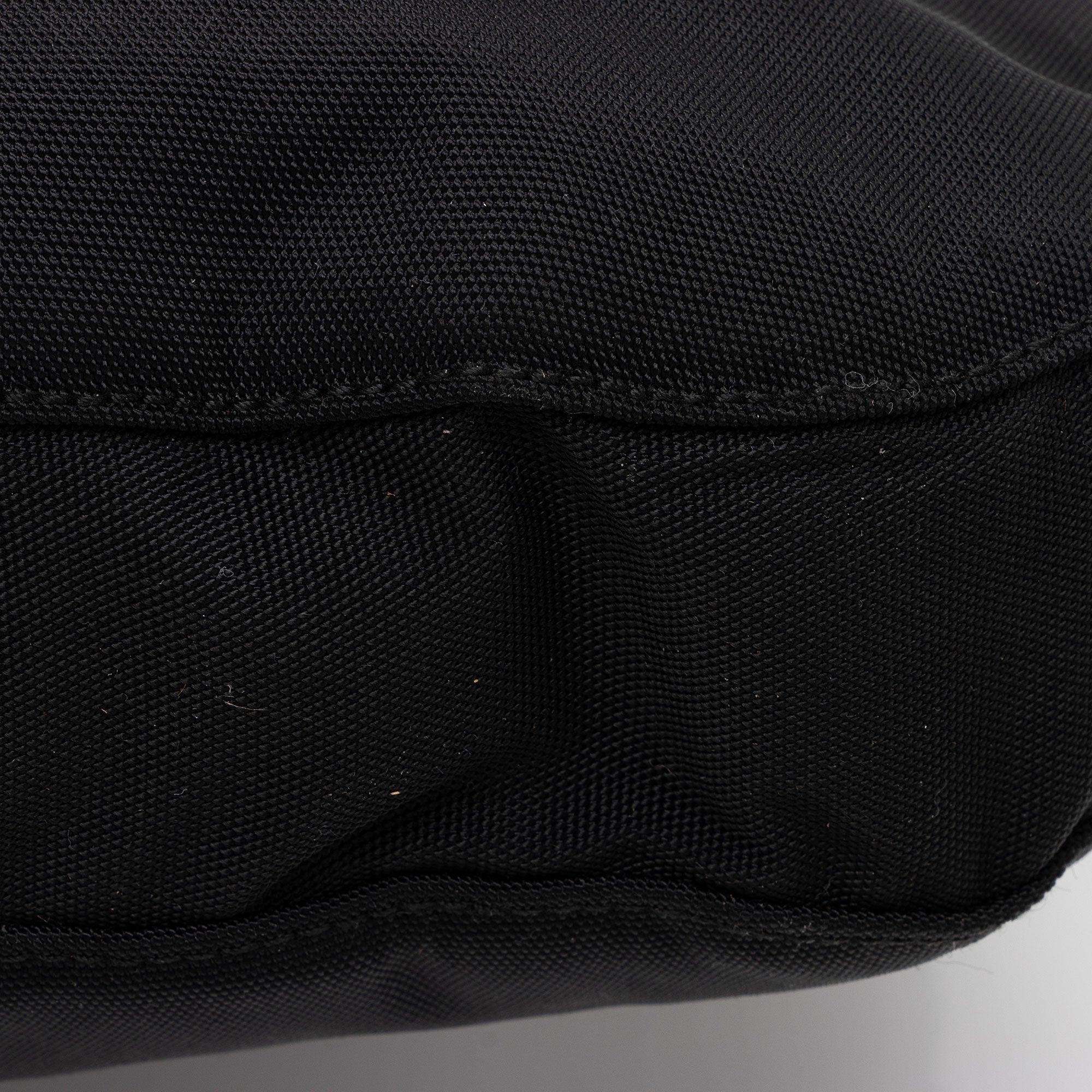 Gucci Nylon Shoulder Bag (SHF-e5Iktp)