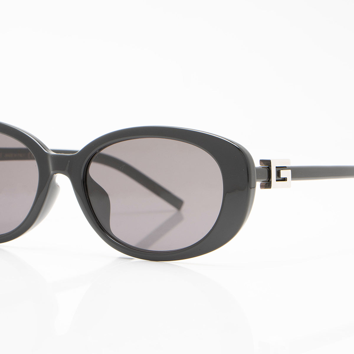Gucci Oval Sunglasses