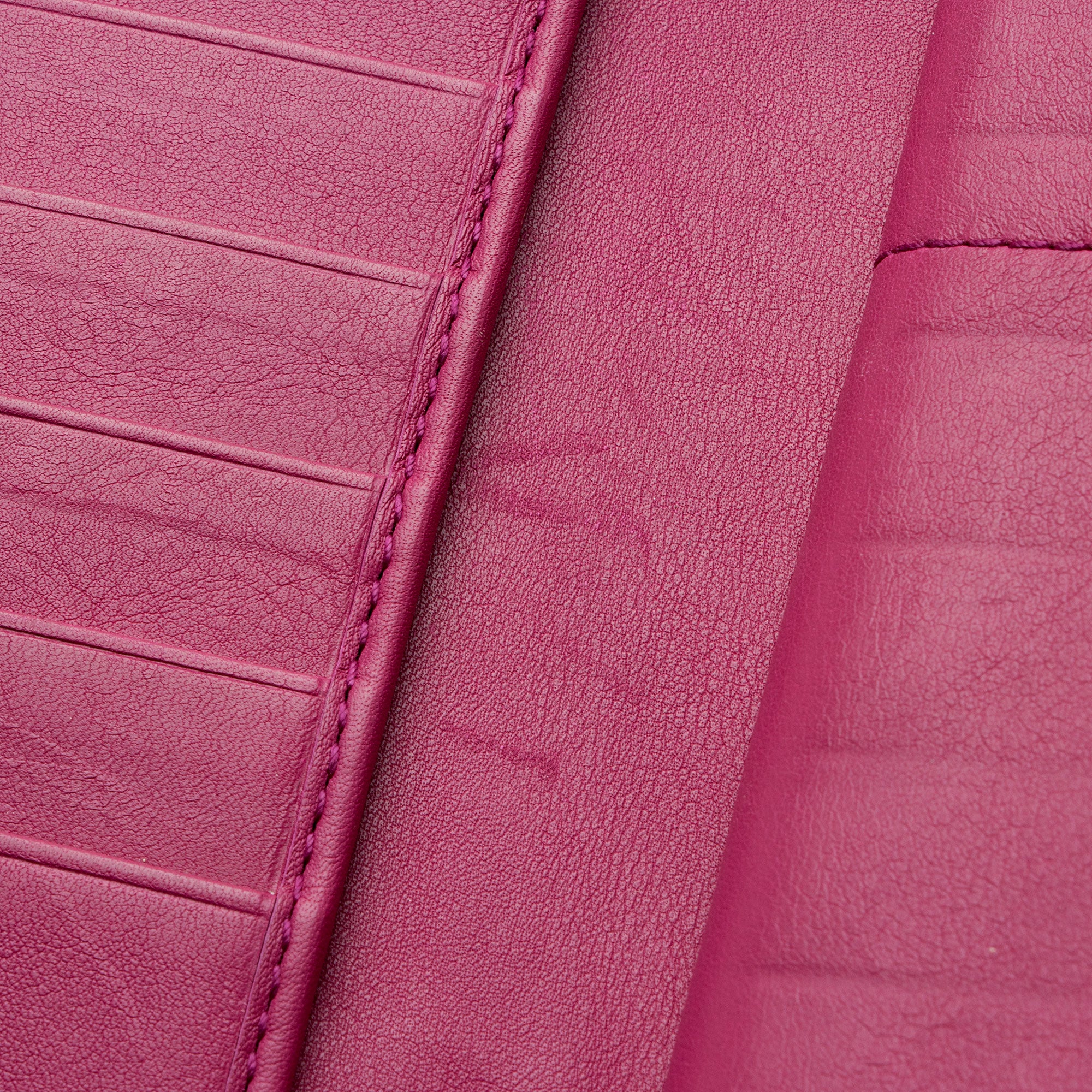 Gucci Patent Leather Soho Travel Zip Around Wallet (SHF-3tKxuo)