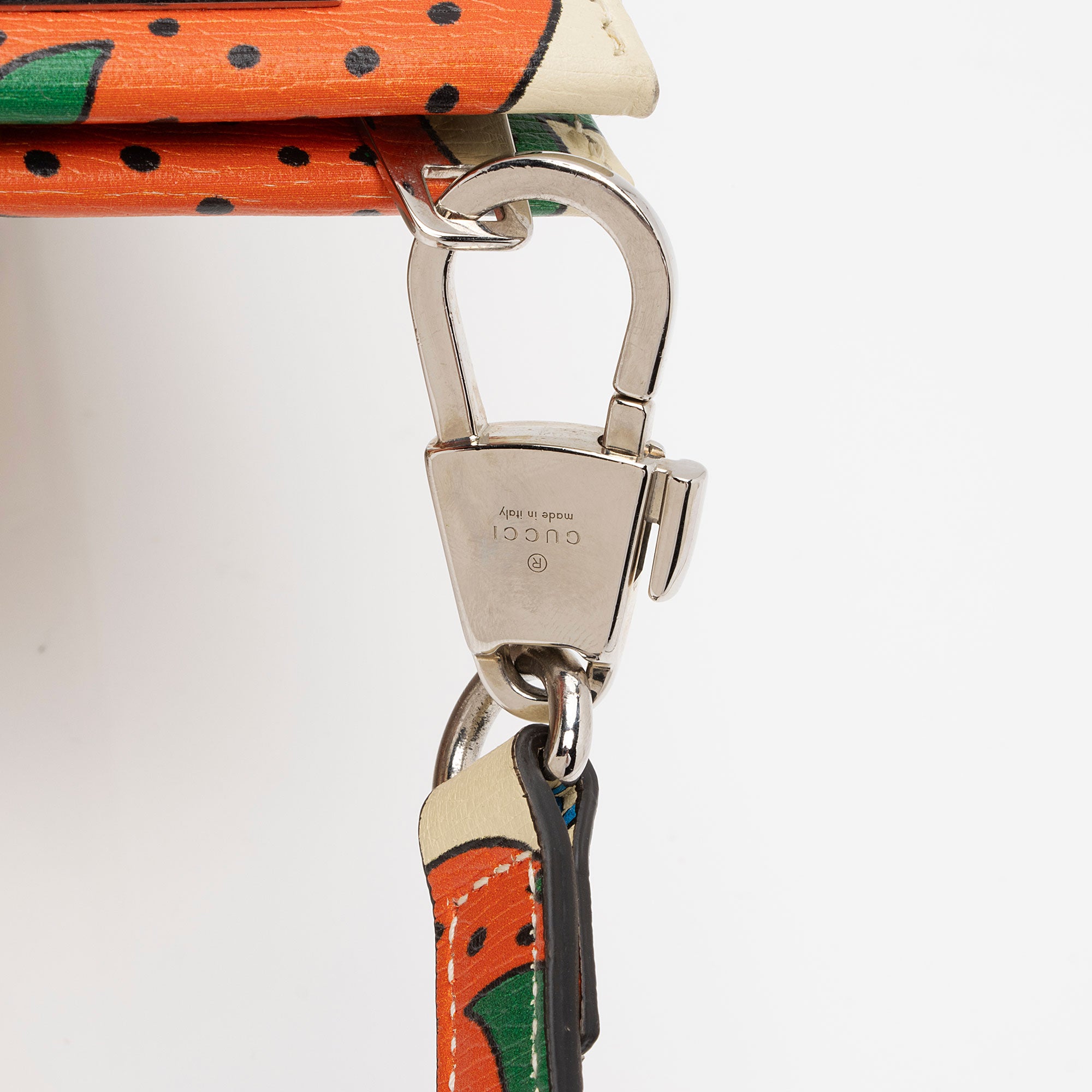 Gucci Printed Leather Strawberry Zumi Medium Tote (SHF-HJJ9pH)