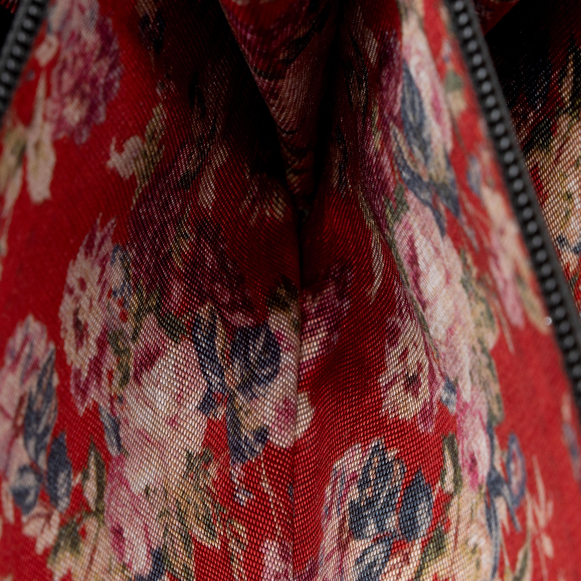 Gucci Quilted Leather Web GG Marmont Zip Around Wallet (SHF-WCiWuL)