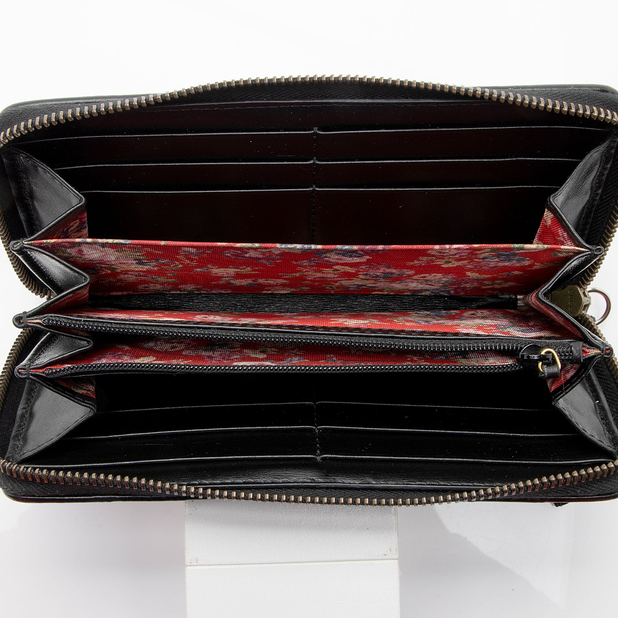 Gucci Quilted Leather Web GG Marmont Zip Around Wallet (SHF-WCiWuL)