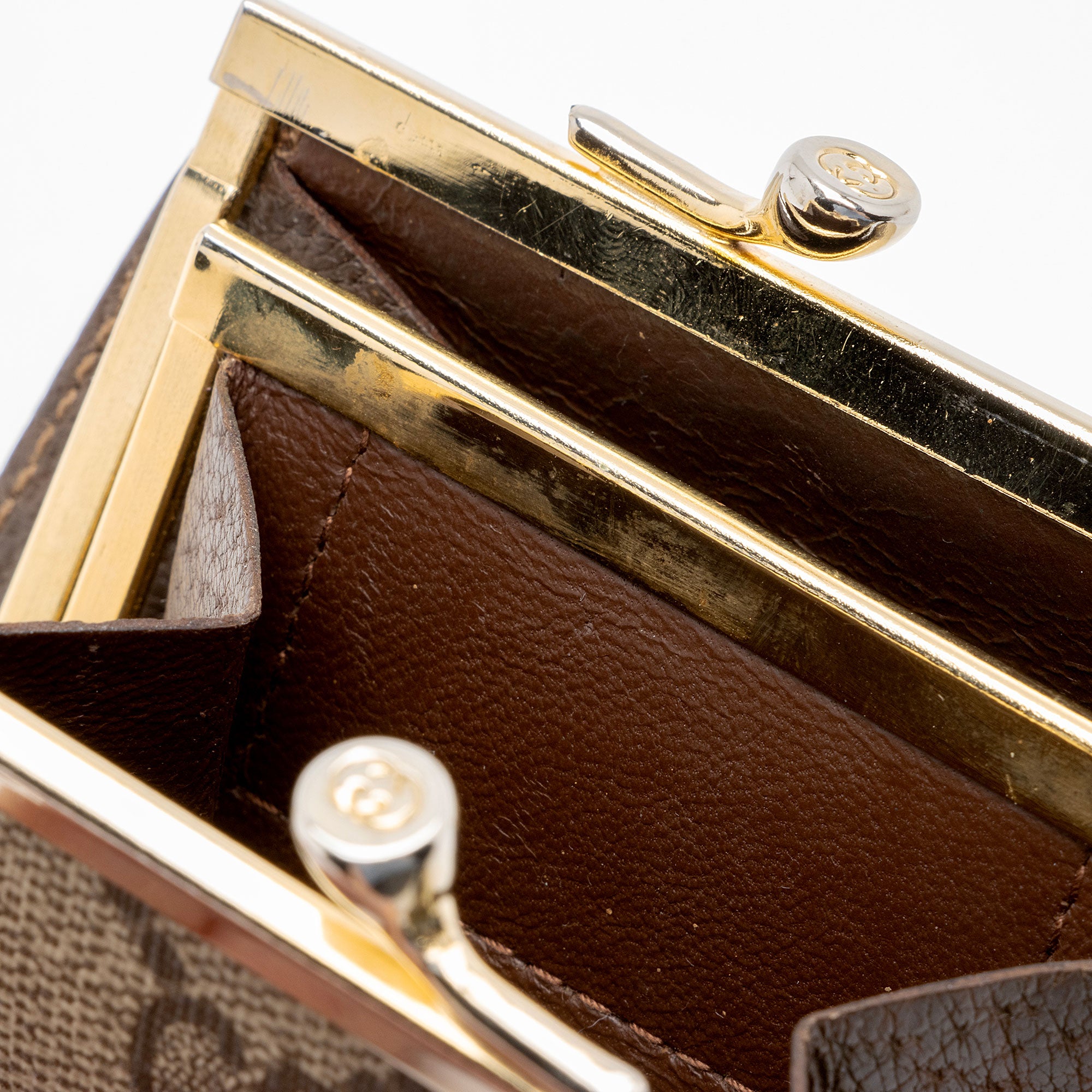 Gucci Vintage GG Supreme Kiss Lock Coin Pouch (SHF-xxZ0al)