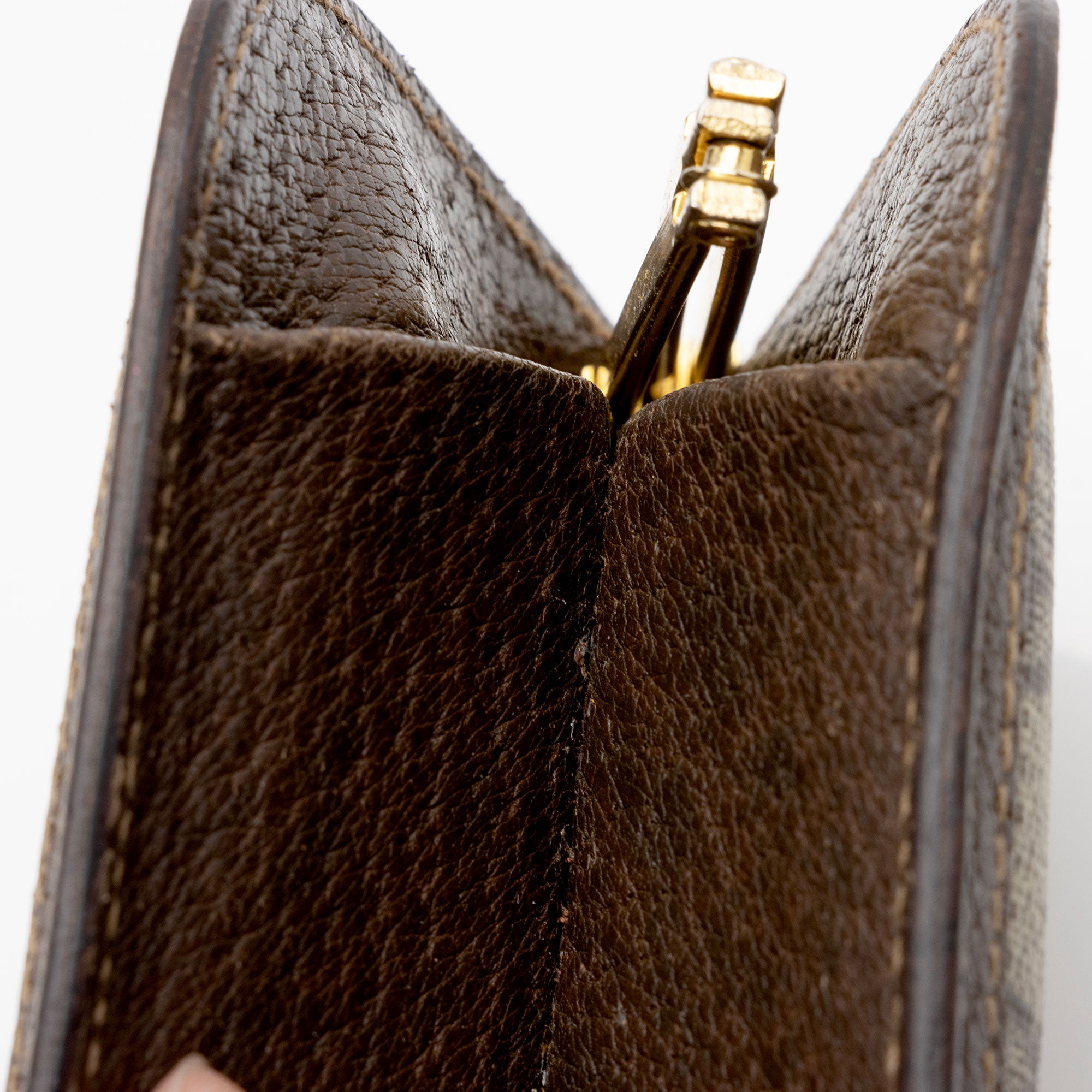 Gucci Vintage GG Supreme Kiss Lock Coin Pouch (SHF-xxZ0al)