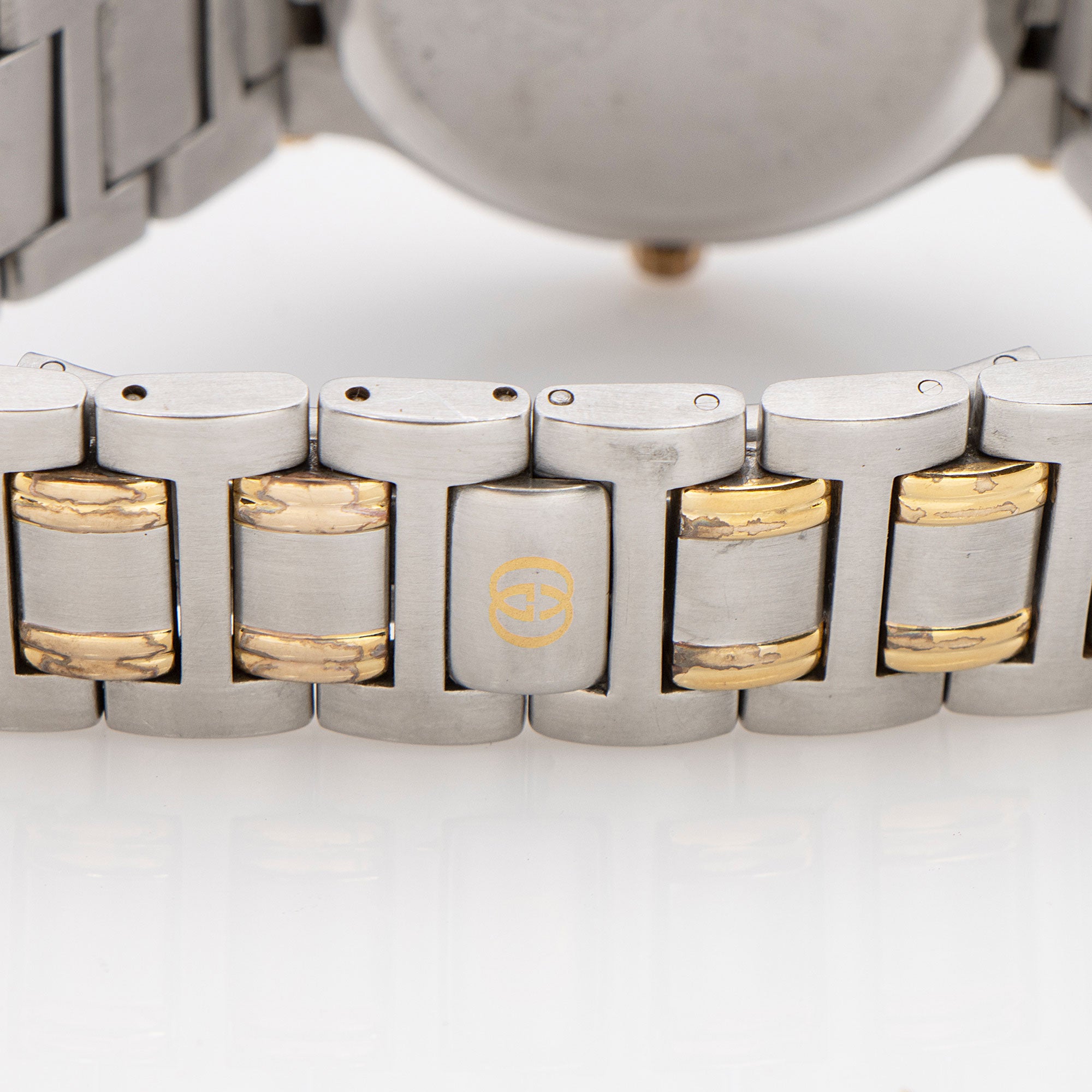 Gucci Vintage Stainless Steel 2 Tone 9000L Watch (SHF-OEjIDA)