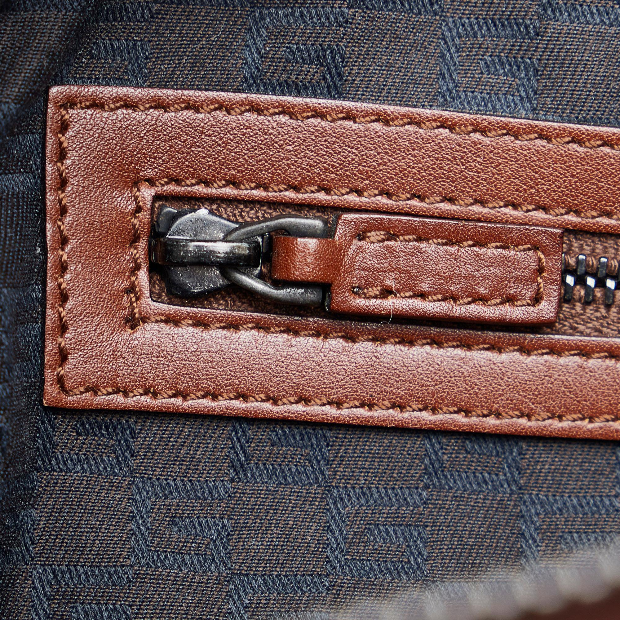 Gucci Whipstitch Wood Handle Handbag (SHG-caHaIH)