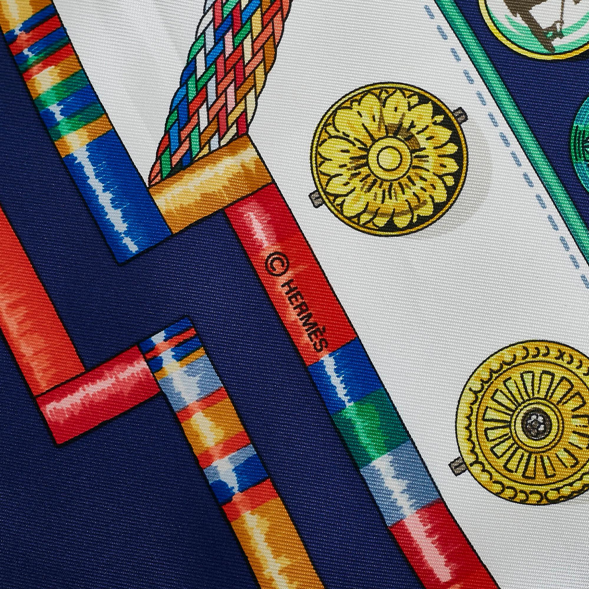 Hermes Petite Main Silk Scarf (SHG-eudGX8)