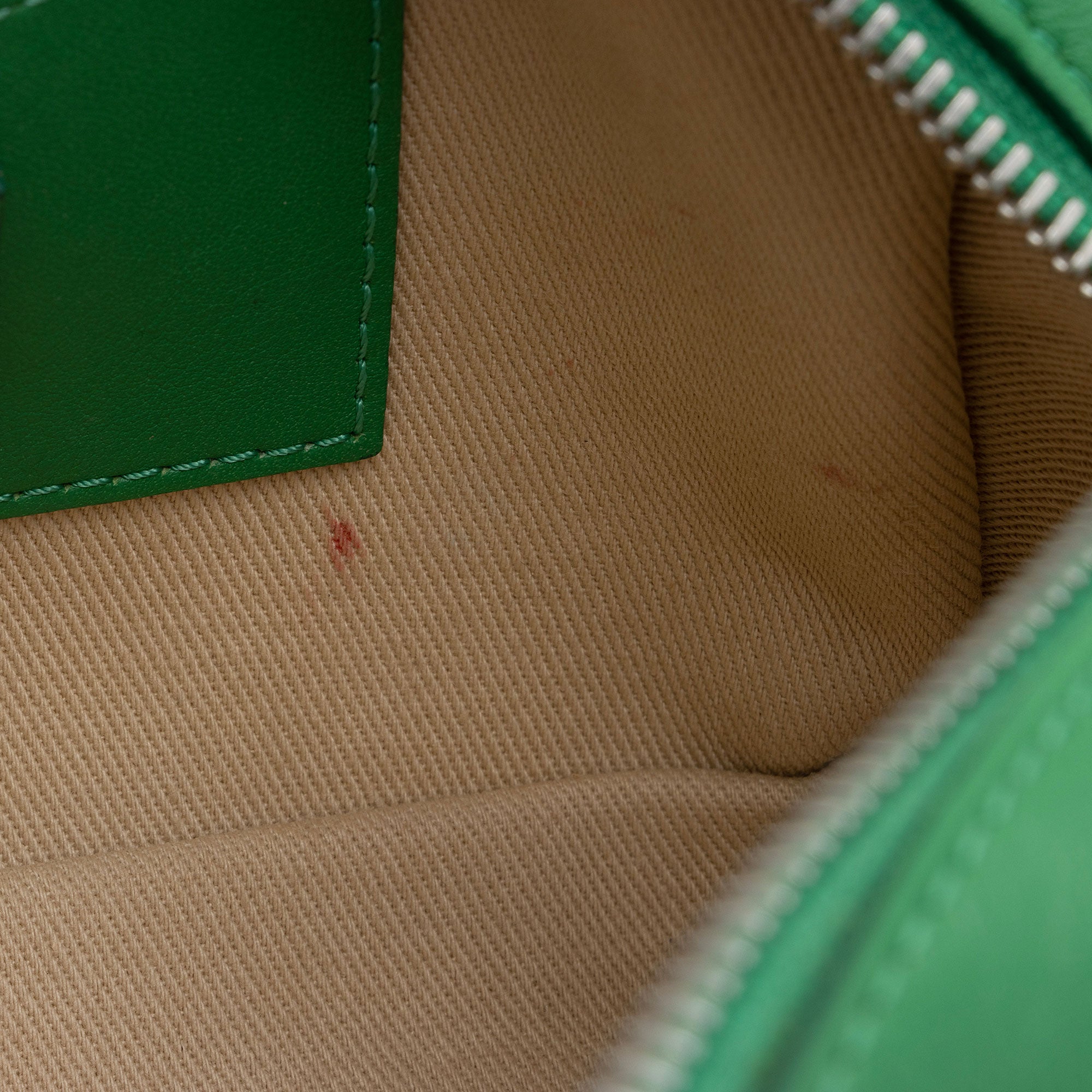 Jacquemus Leather Le Baneto Shoulder Bag (SHF-t5Ul2L)