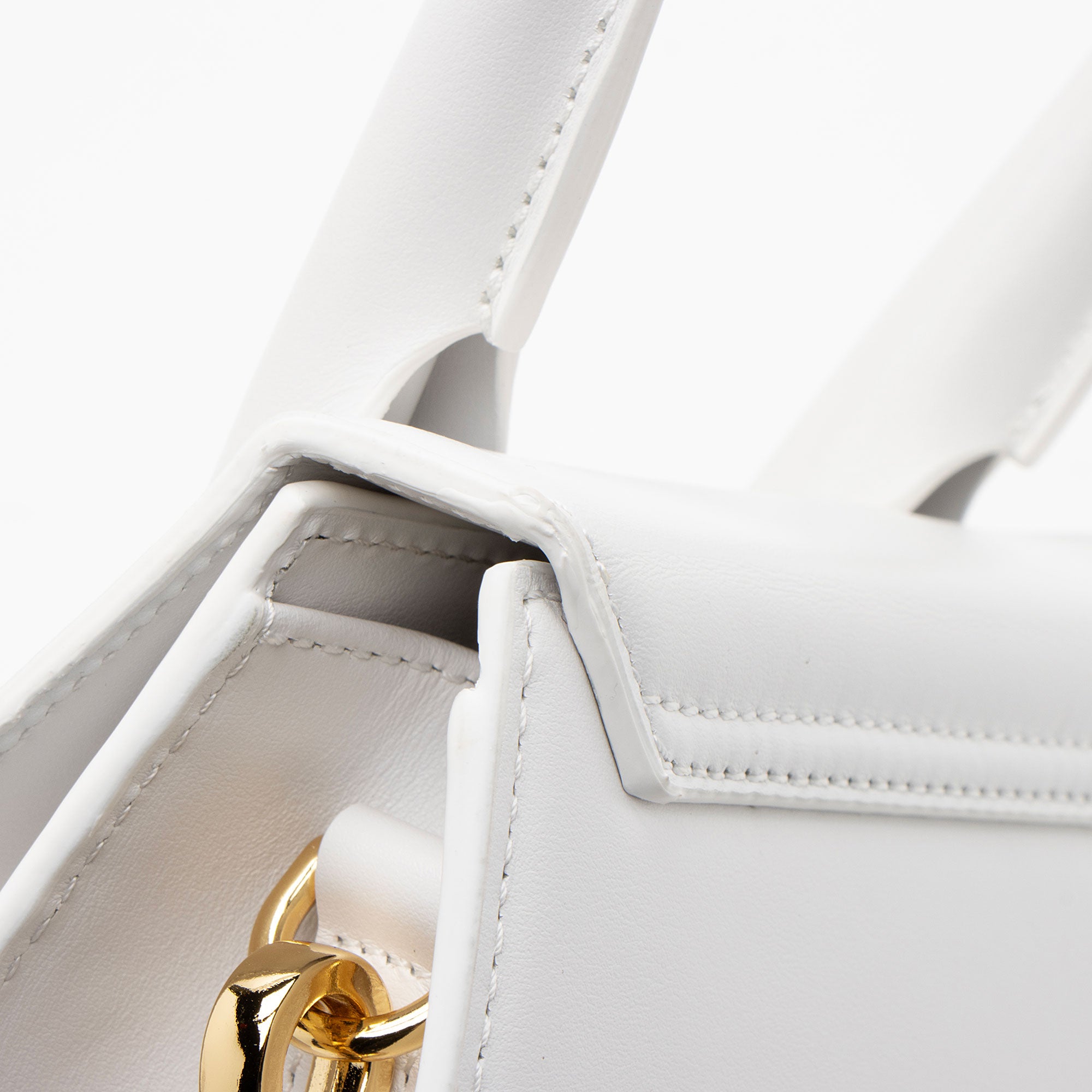 Jacquemus Smooth Leather Le Chiquito Moyen Small Bag (SHF-S8S9Kr)