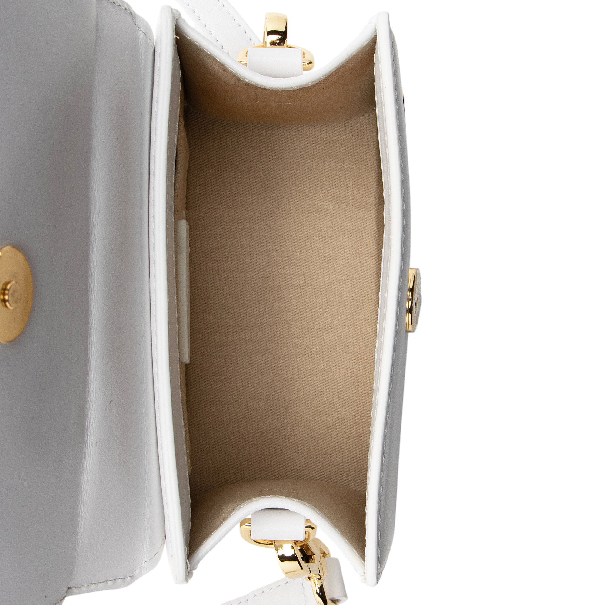 Jacquemus Smooth Leather Le Chiquito Moyen Small Bag (SHF-S8S9Kr)