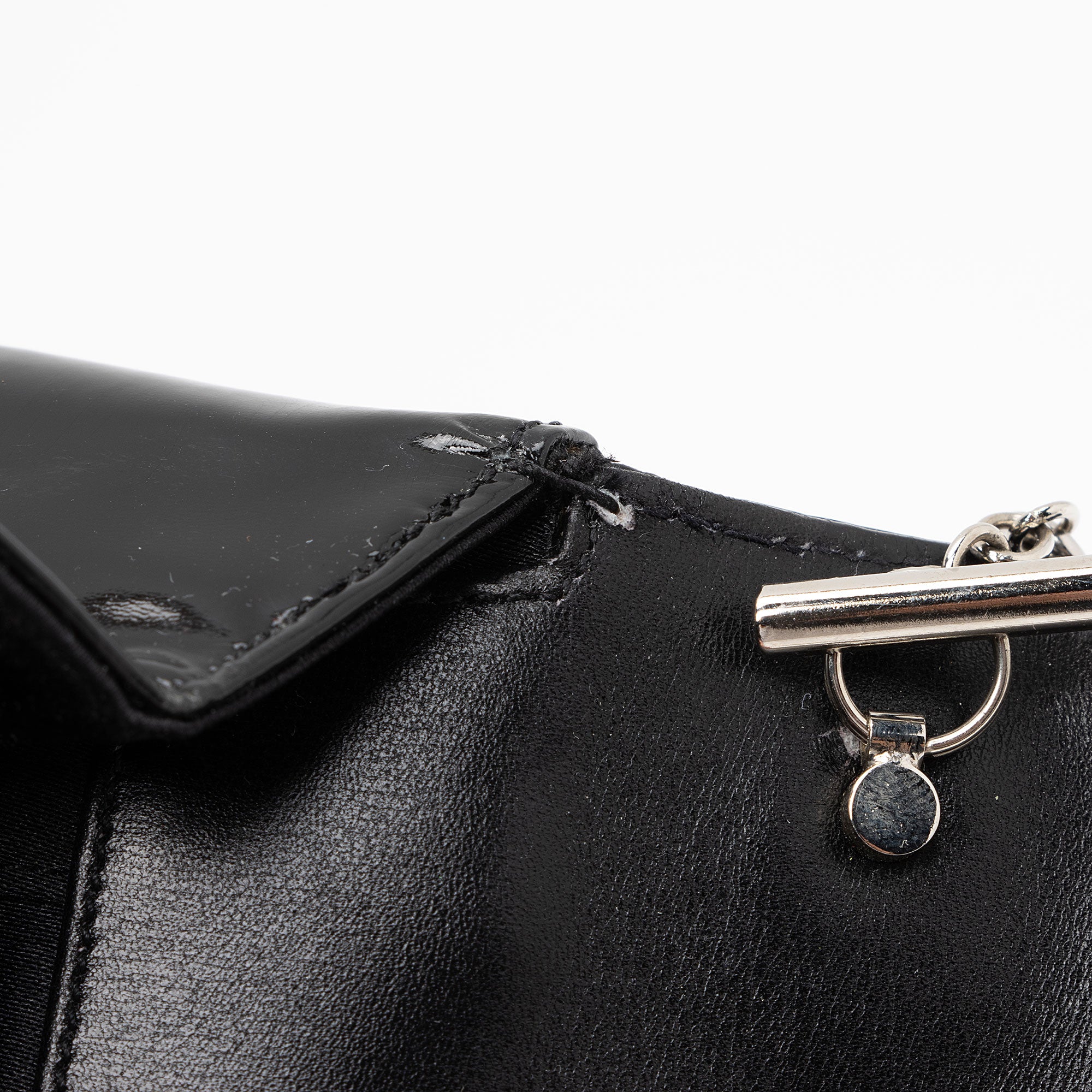 Judith Leiber Patent Leather Crystal Turnlock Clutch (SHF-D1Or7j)