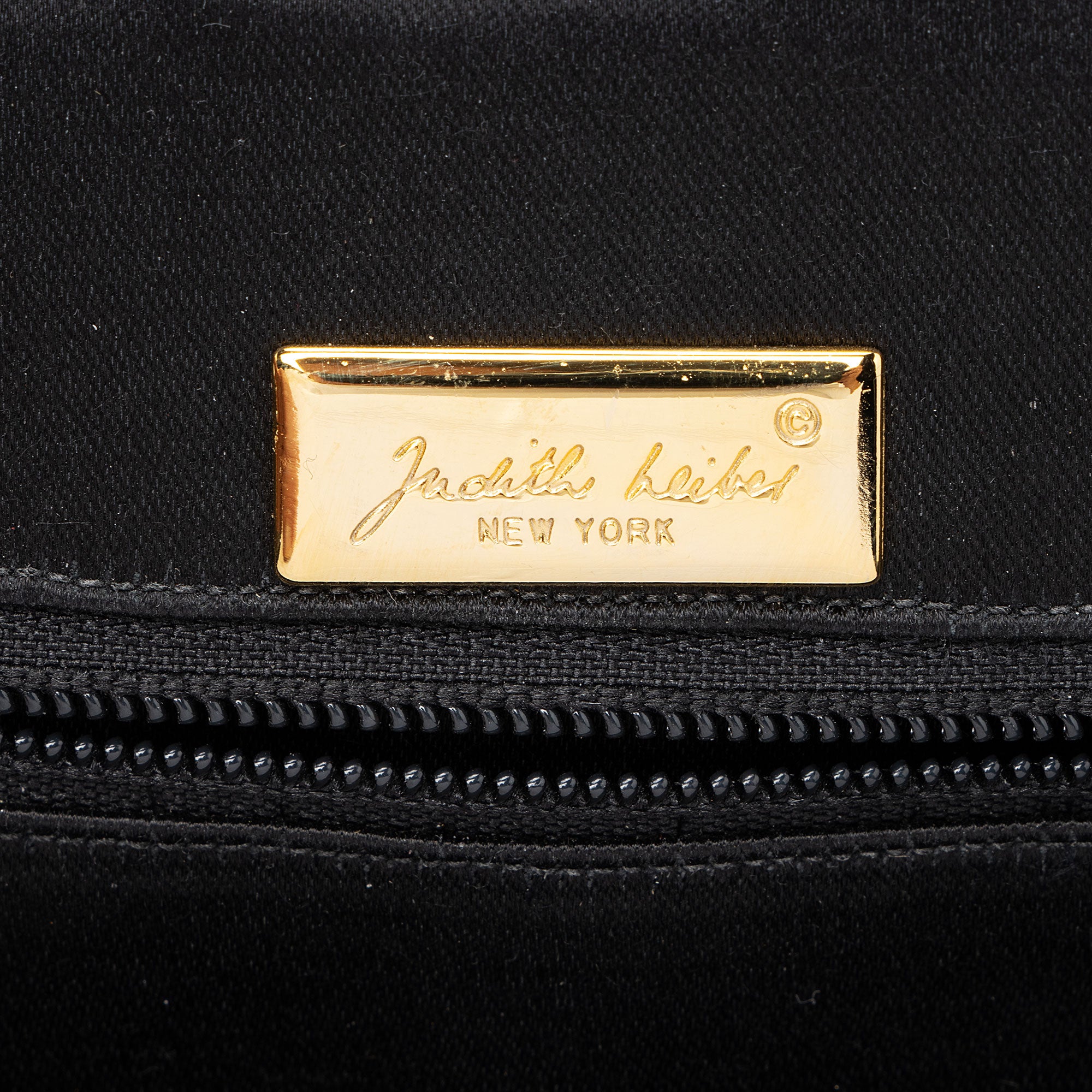 Judith Leiber Vintage Metallic Suede Clutch (SHF-XHscqg)