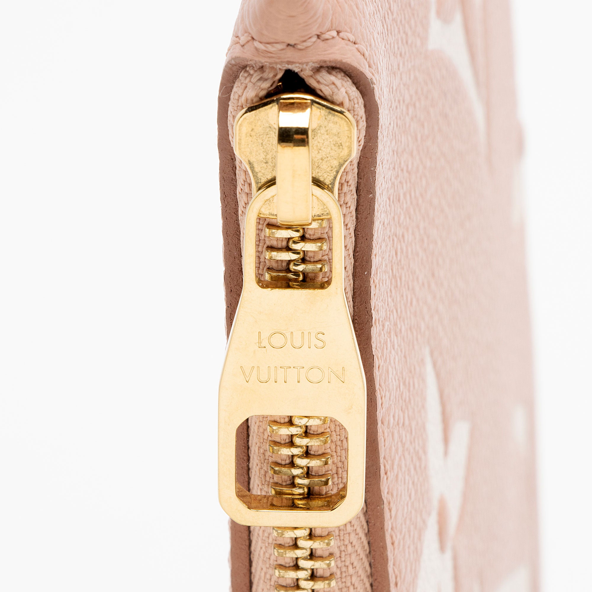 Louis Vuiiton Giant Monogram Empreinte Bicolor Neverfull MM Pochette