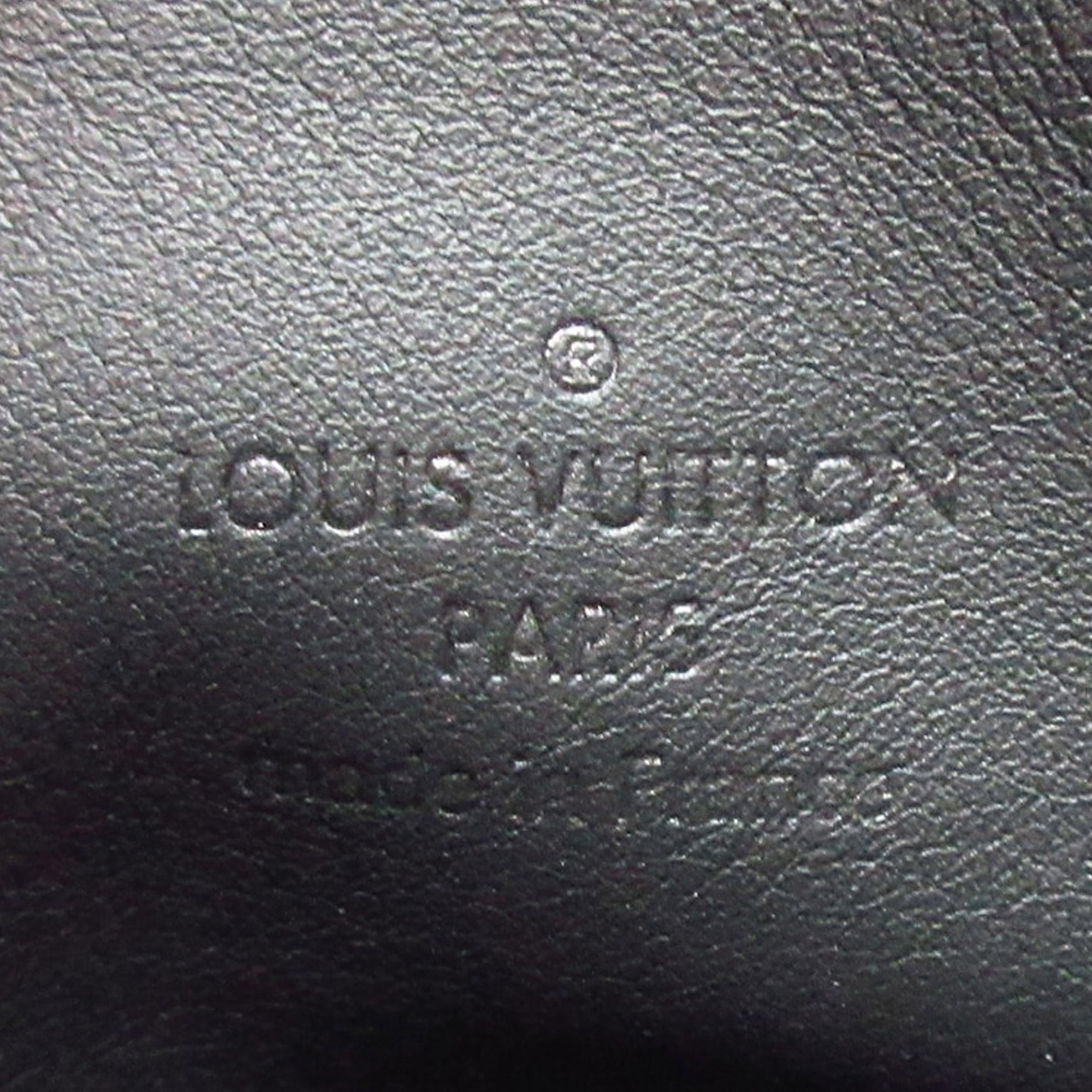 Louis Vuitton Alpha Wearable Wallet (SHG-DFheUM)