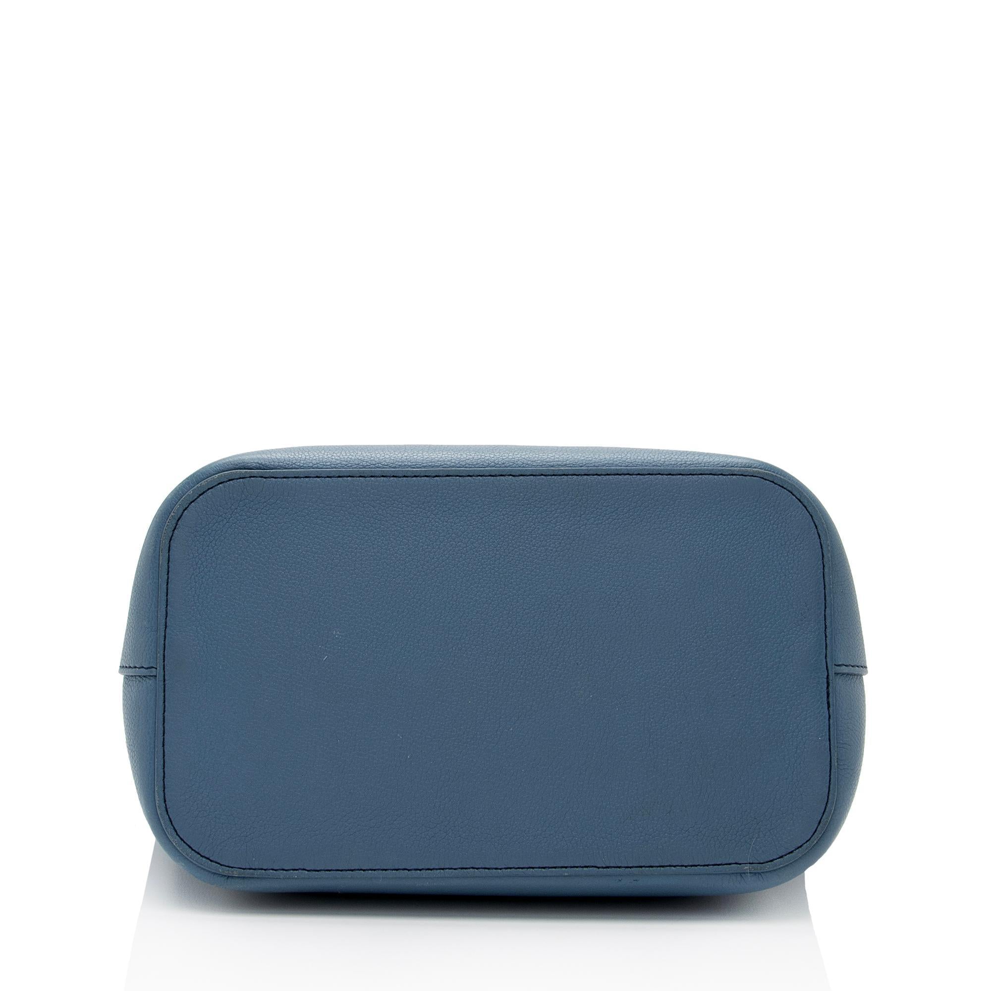 Louis Vuitton Calfskin Lockme Bucket Bag (SHF-ScNH8i)