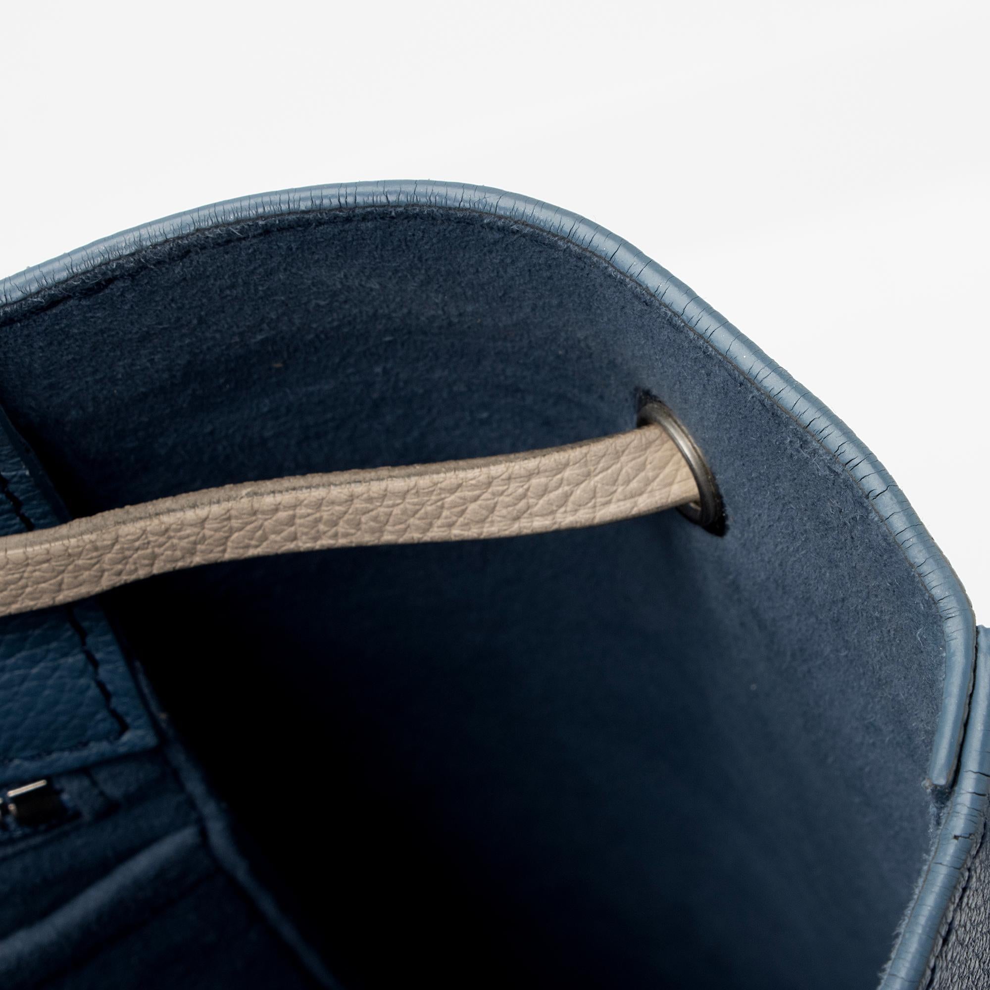 Louis Vuitton Calfskin Lockme Bucket Bag (SHF-ScNH8i)