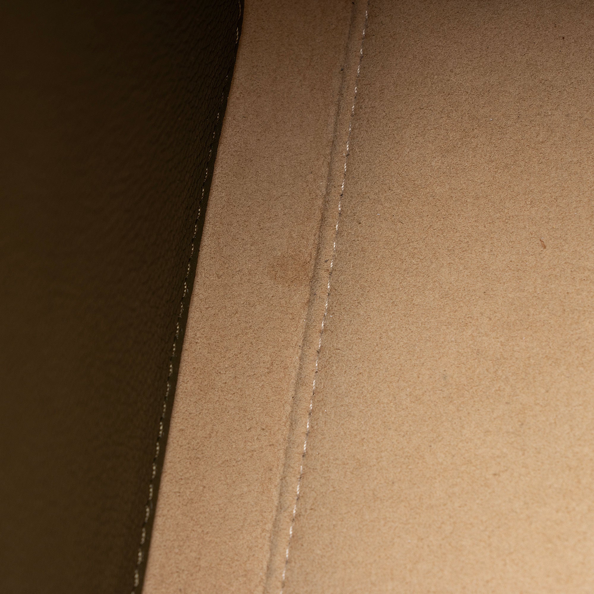 Louis Vuitton Calfskin Lockme Day Tote (SHF-4AIww8)