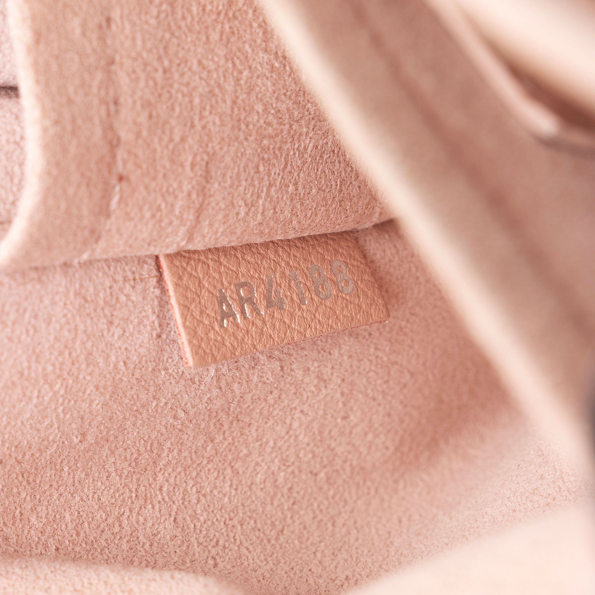 Louis Vuitton Calfskin Mylockme BB Shoulder Bag (SHF-6nJba1)