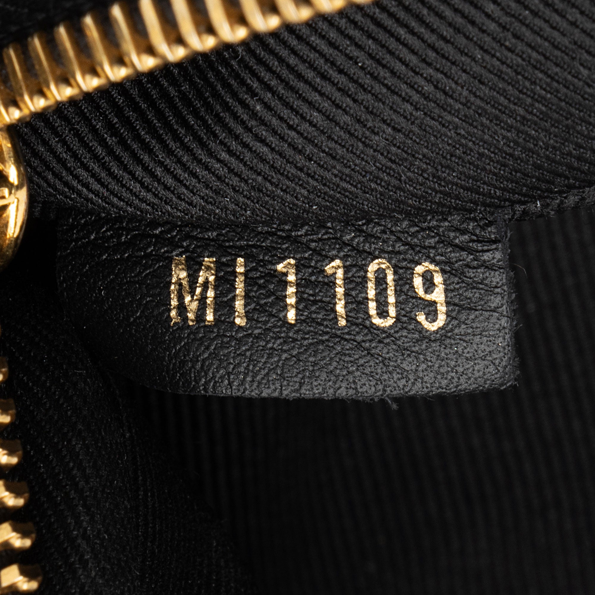 Louis Vuitton Calfskin New Wave Bumbag (SHF-A6VmnN)