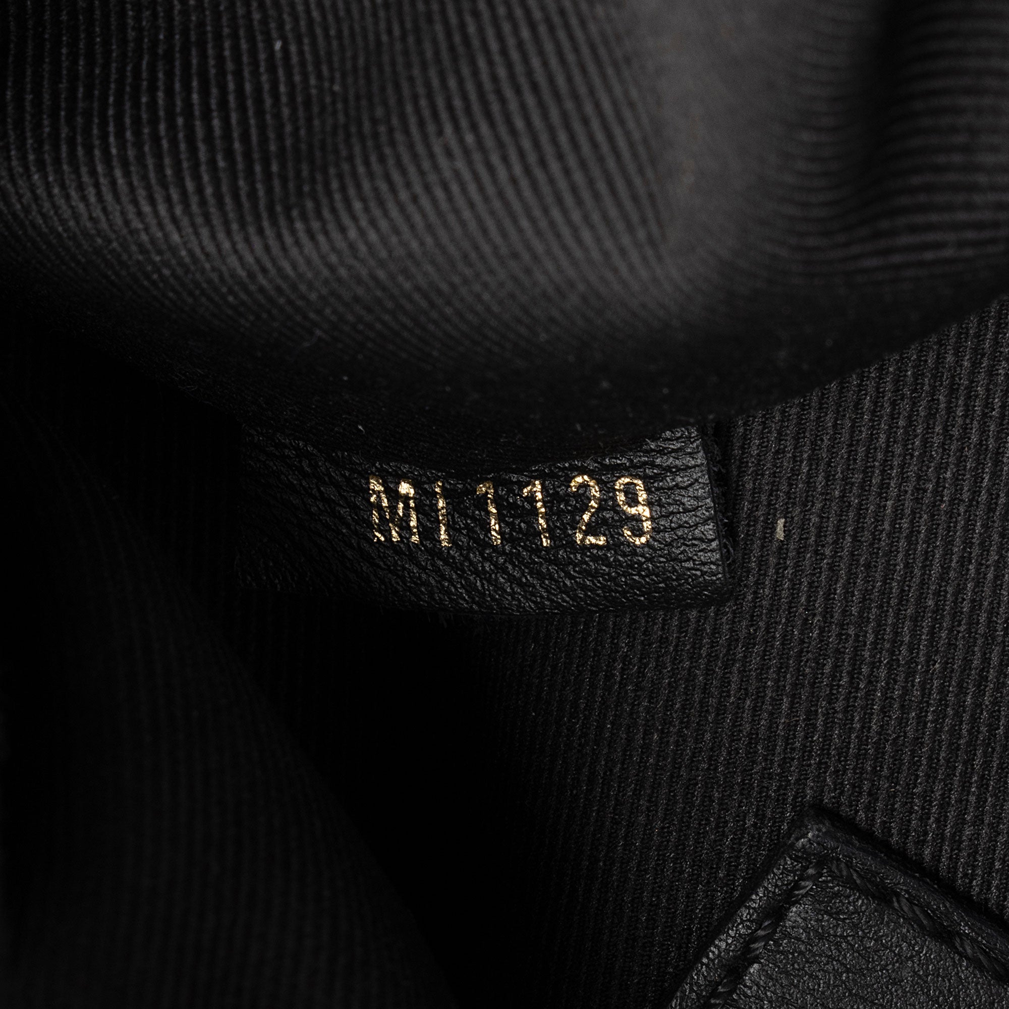 Louis Vuitton Calfskin New Wave Bumbag (SHF-X9NvBU)