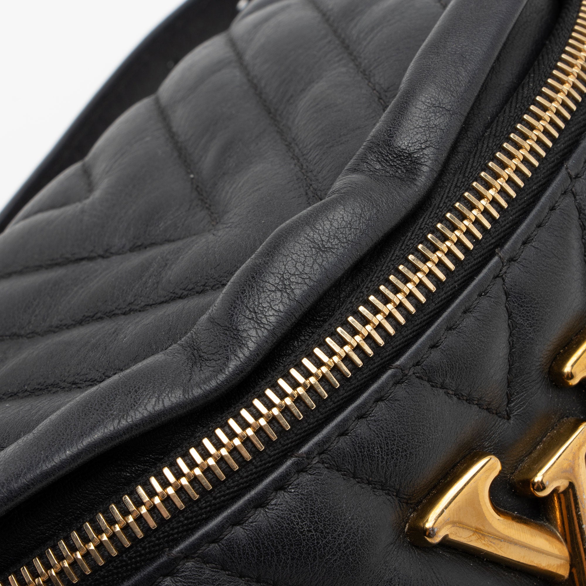 Louis Vuitton Calfskin New Wave Bumbag (SHF-X9NvBU)