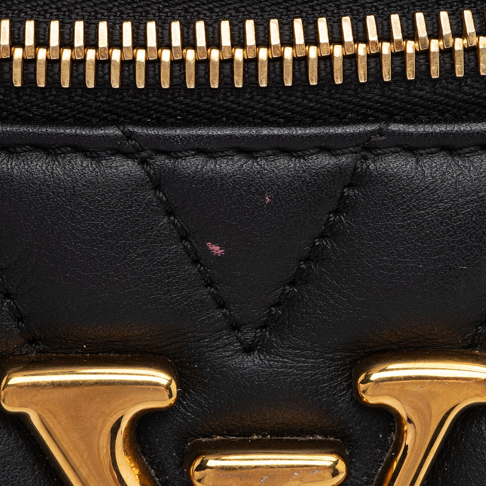 Louis Vuitton Calfskin New Wave Bumbag (SHF-gSN15r)