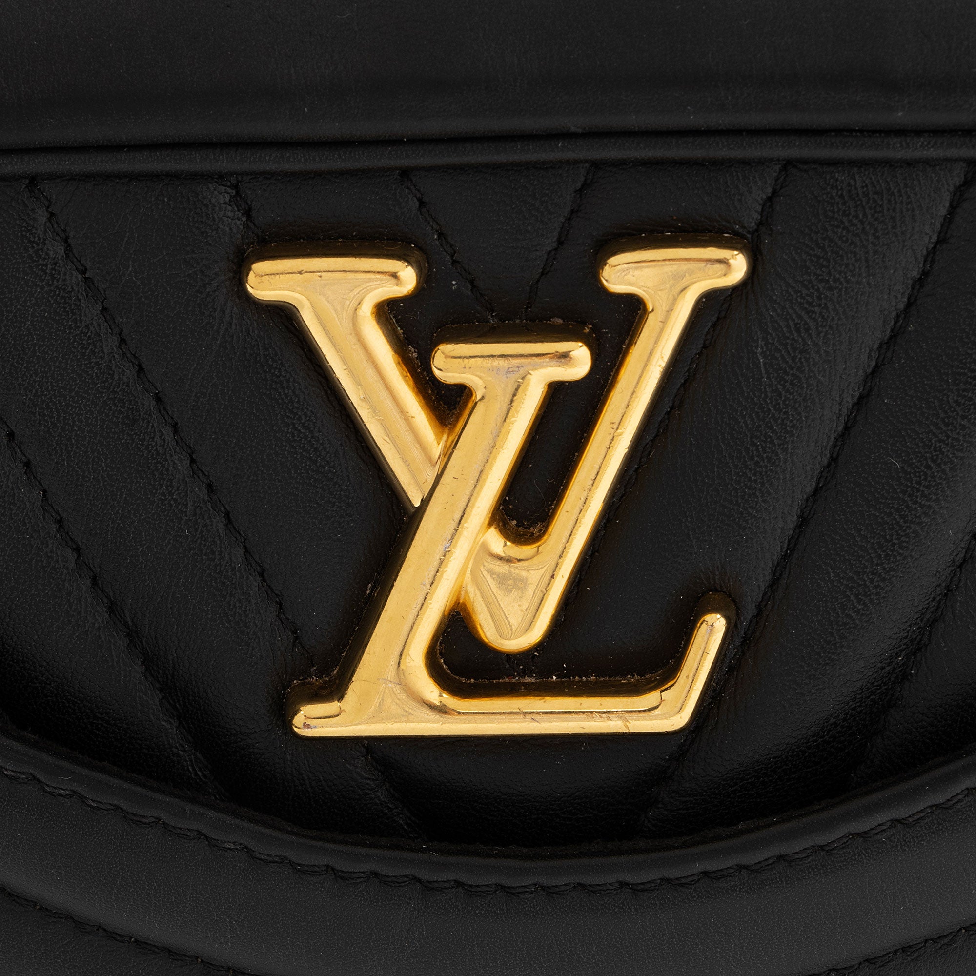 Louis Vuitton Calfskin New Wave Camera Bag - FINAL SALE (SHF-BnCJ0L)