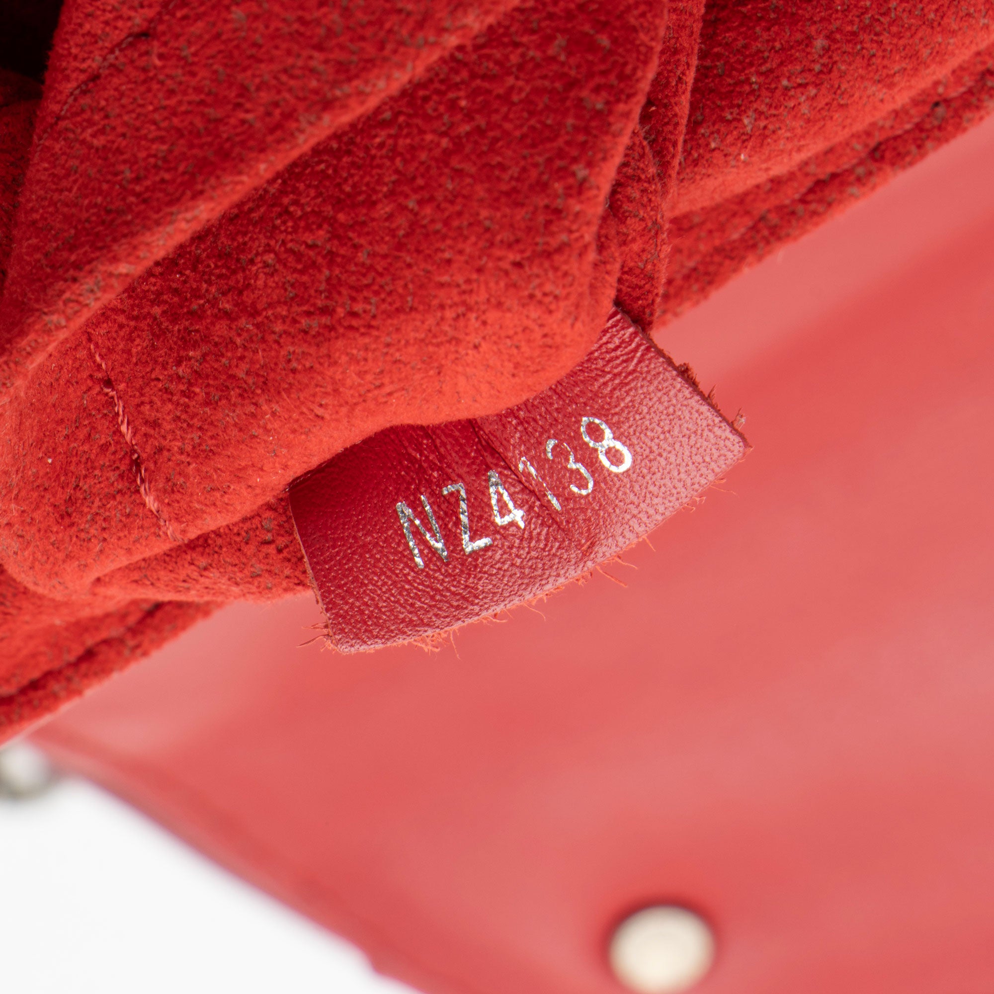 Louis Vuitton Calfskin New Wave Chain MM Shoulder Bag