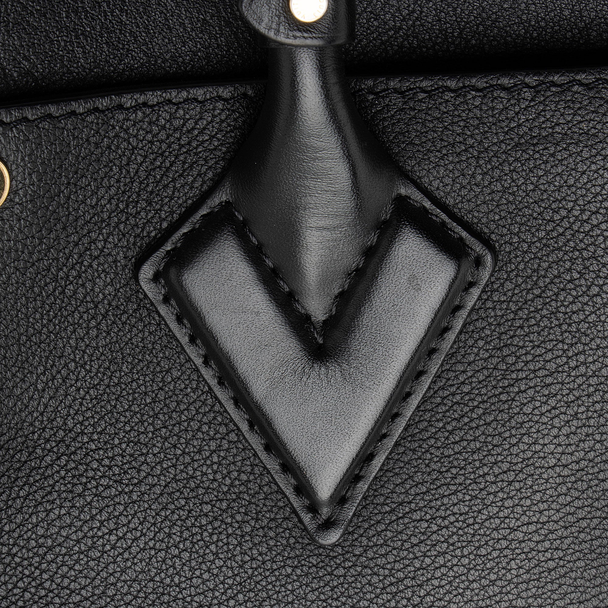 Louis Vuitton Calfskin Tufted Monogram Canvas On My Side MM Tote (SHF-bIbven)