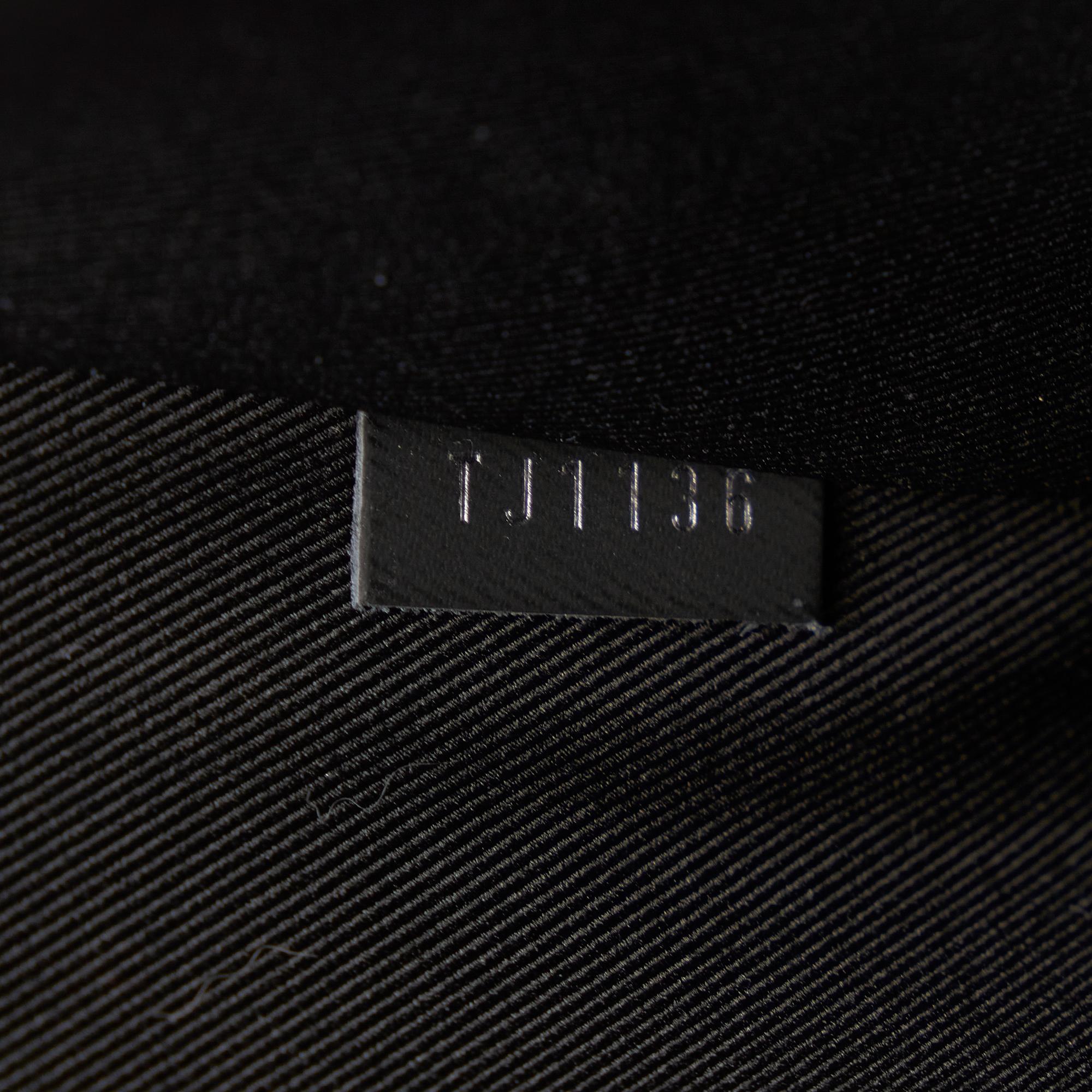 Louis Vuitton Camouflage Pochette Jour GM (SHG-XWmgDE)