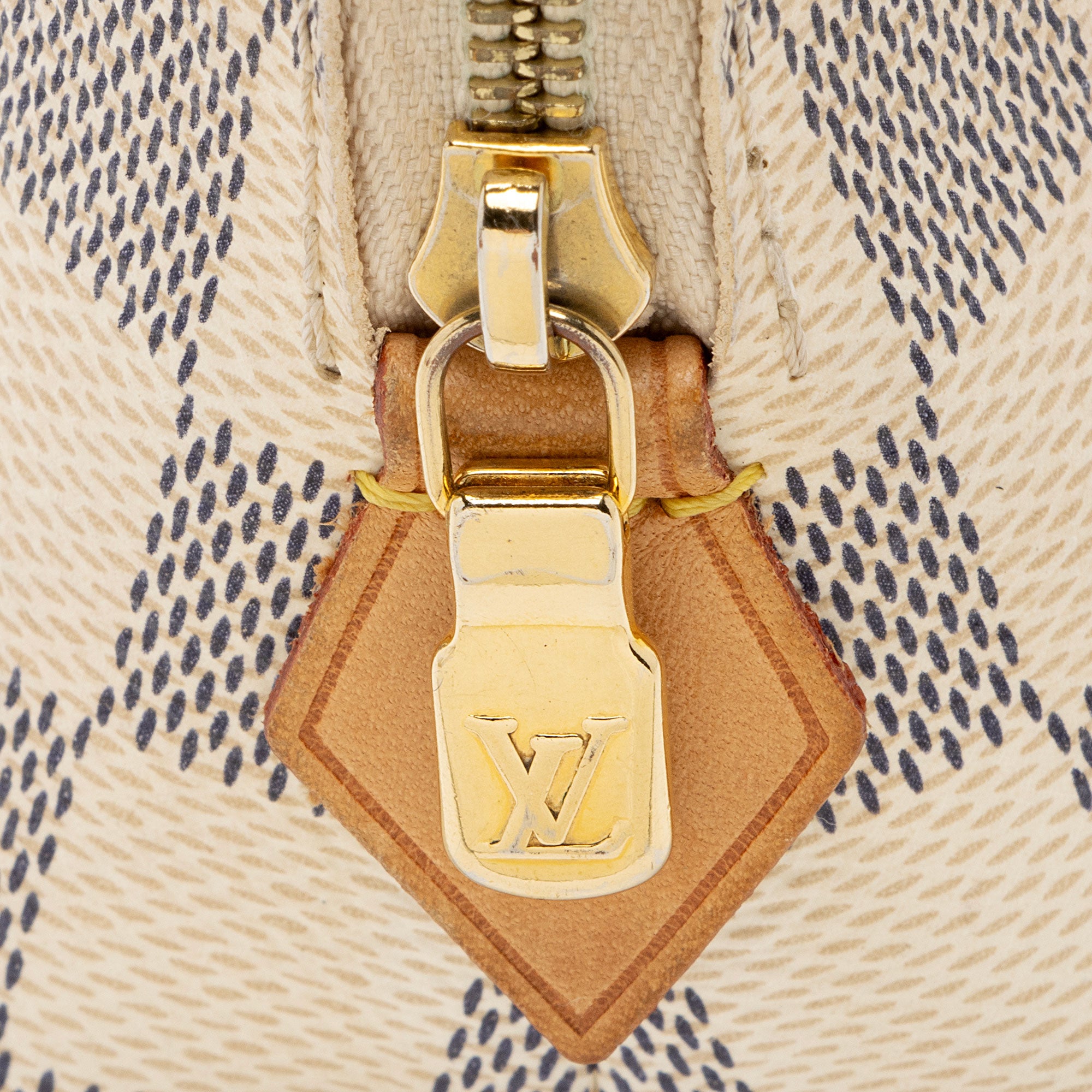Louis Vuitton Damier Azur Cosmetic Pouch (SHF-pIV9Cs)