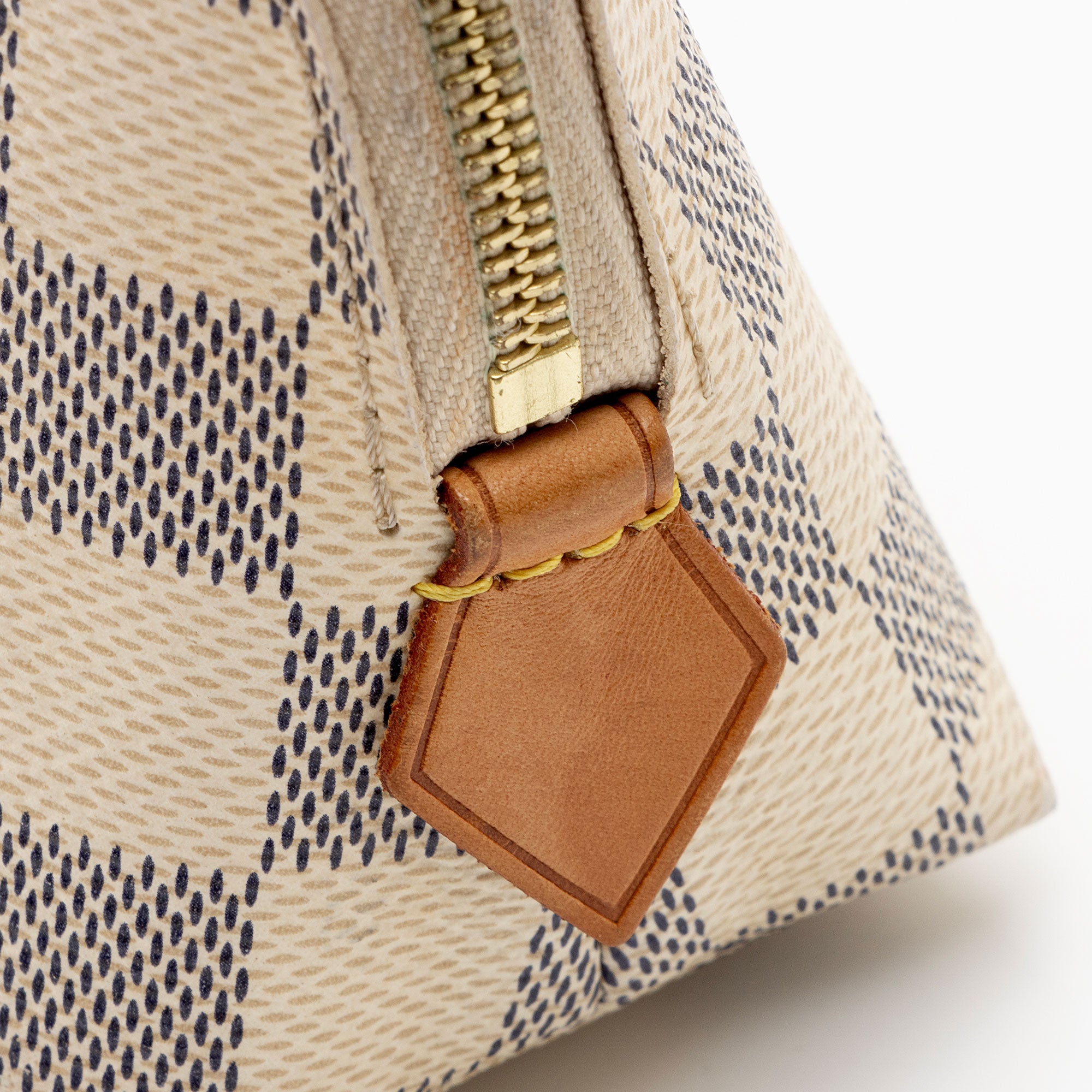 Louis Vuitton Damier Azur Cosmetic Pouch (SHF-pIV9Cs)