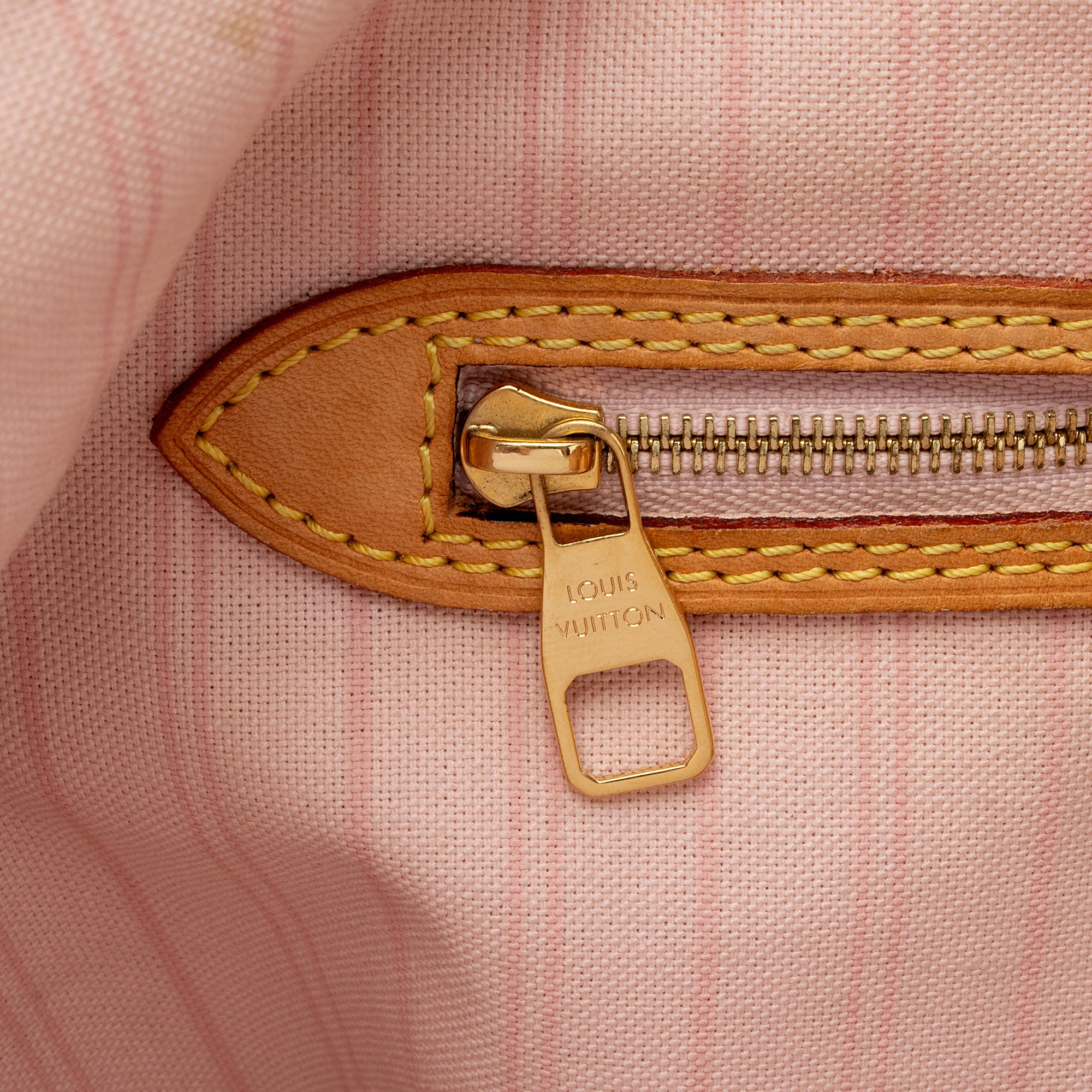 Louis Vuitton Damier Azur Delightful MM Shoulder Bag (SHF-71WTjj)