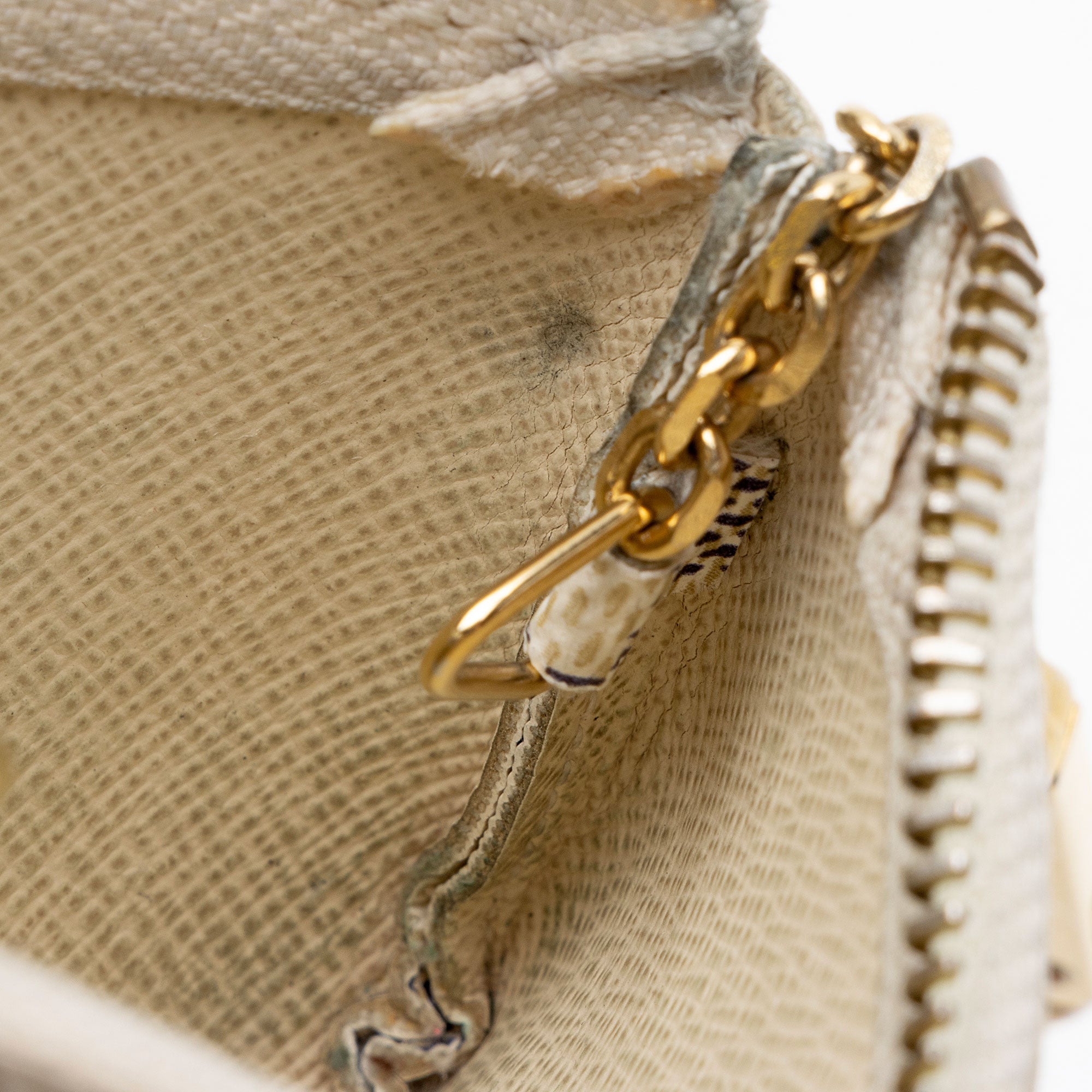 Louis Vuitton Damier Azur Key Pouch (SHF-cdVVcJ)