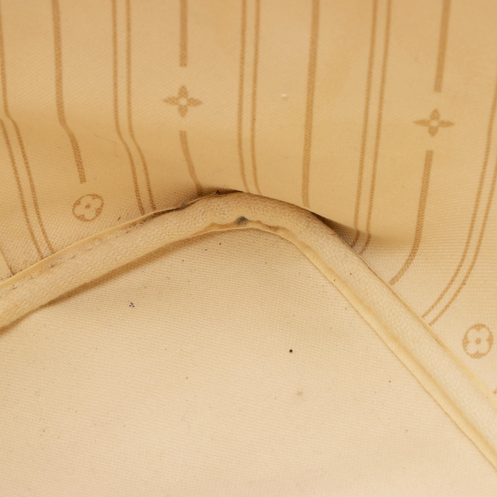 Louis Vuitton Damier Azur Neverfull MM Tote (SHF-bsFsnX)