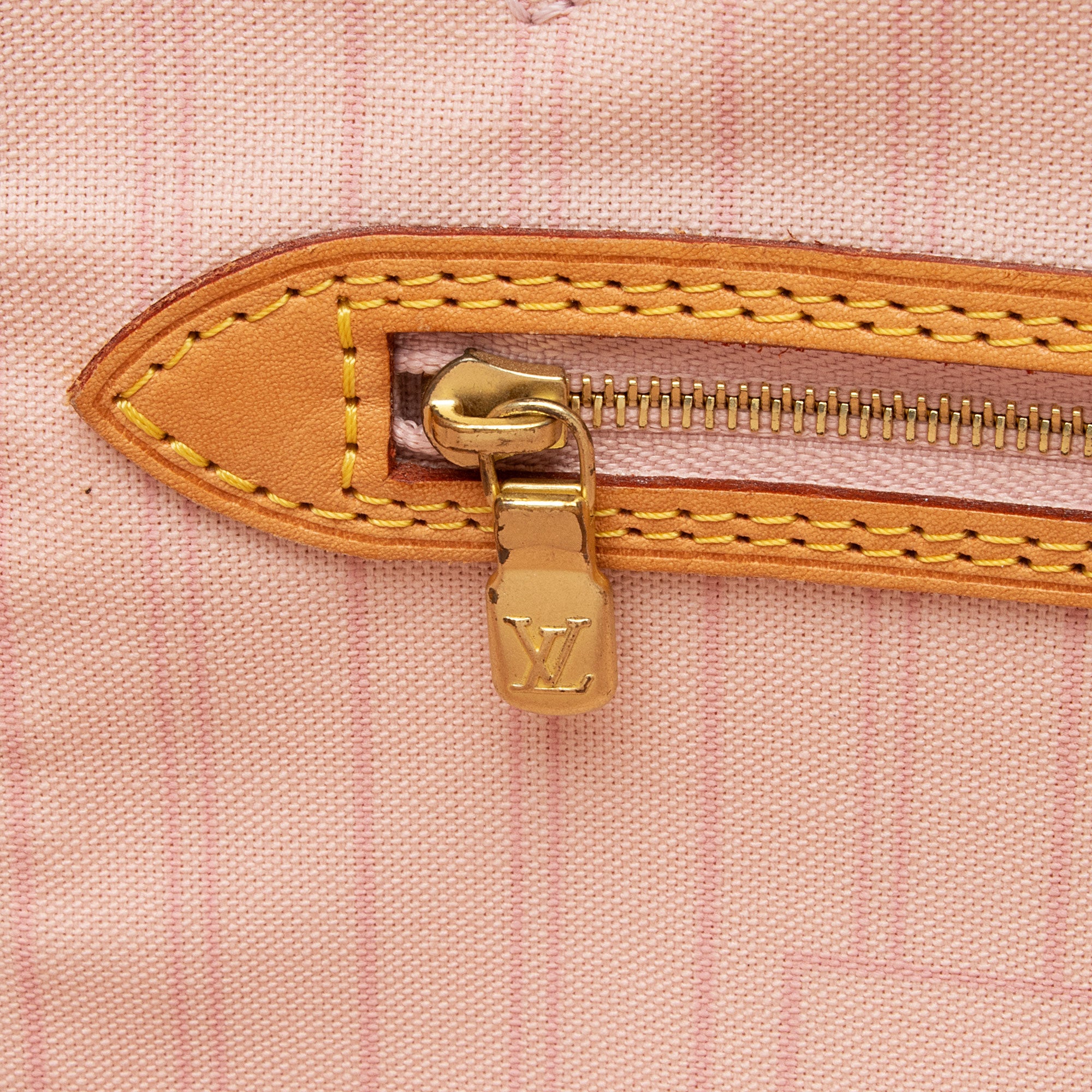 Louis Vuitton Damier Azur Neverfull MM Tote (SHF-ngg35q)