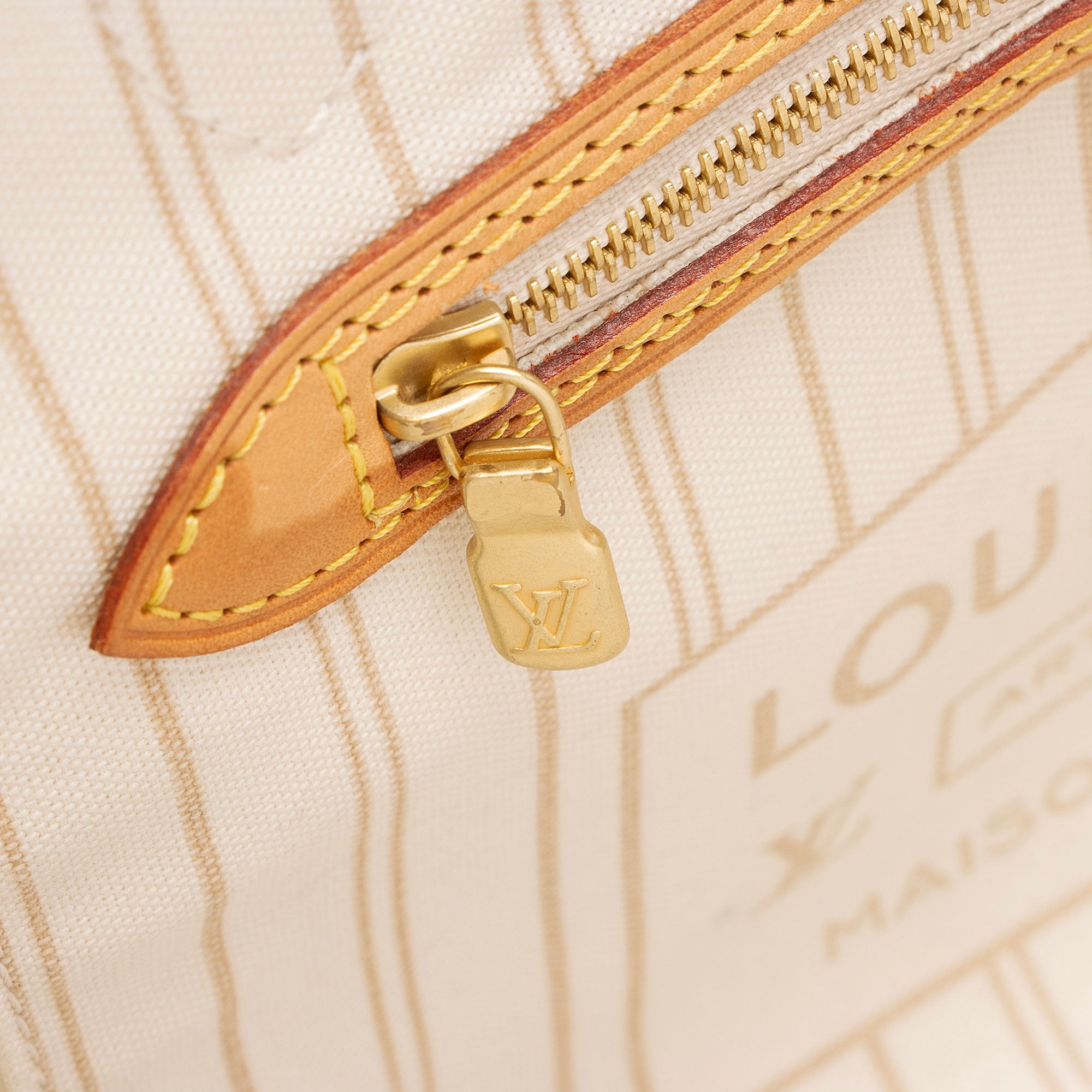 Louis Vuitton Damier Azur Neverfull PM Tote (SHF-oKgnXU)