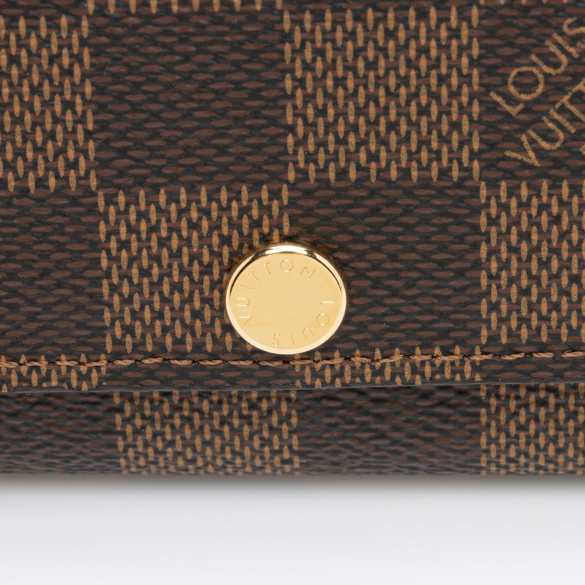 Louis Vuitton Damier Ebene 6 Key Holder (SHF-Kstybg)