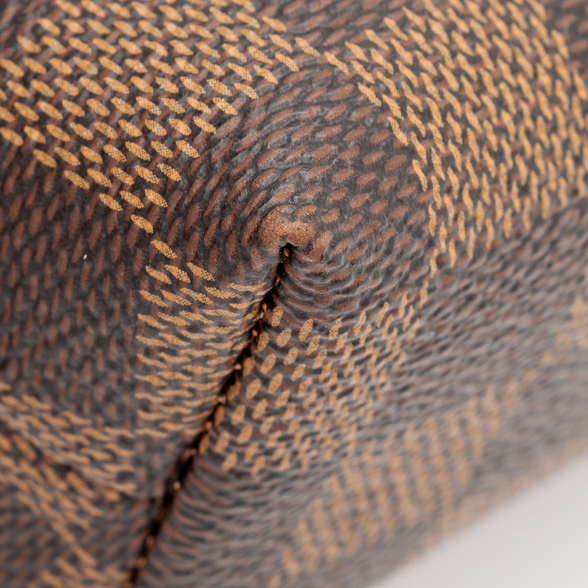 Louis Vuitton Damier Ebene Cosmetic Pouch (SHF-mHisZS)