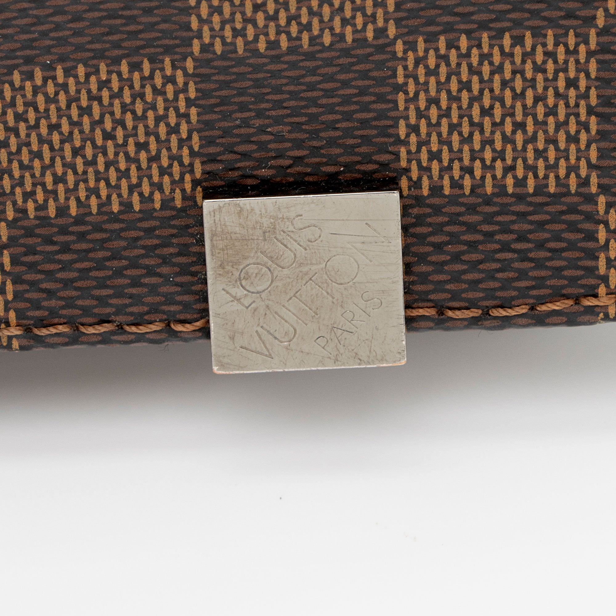 Louis Vuitton Damier Ebene District PM Messenger Bag (SHF-bEG8rt)